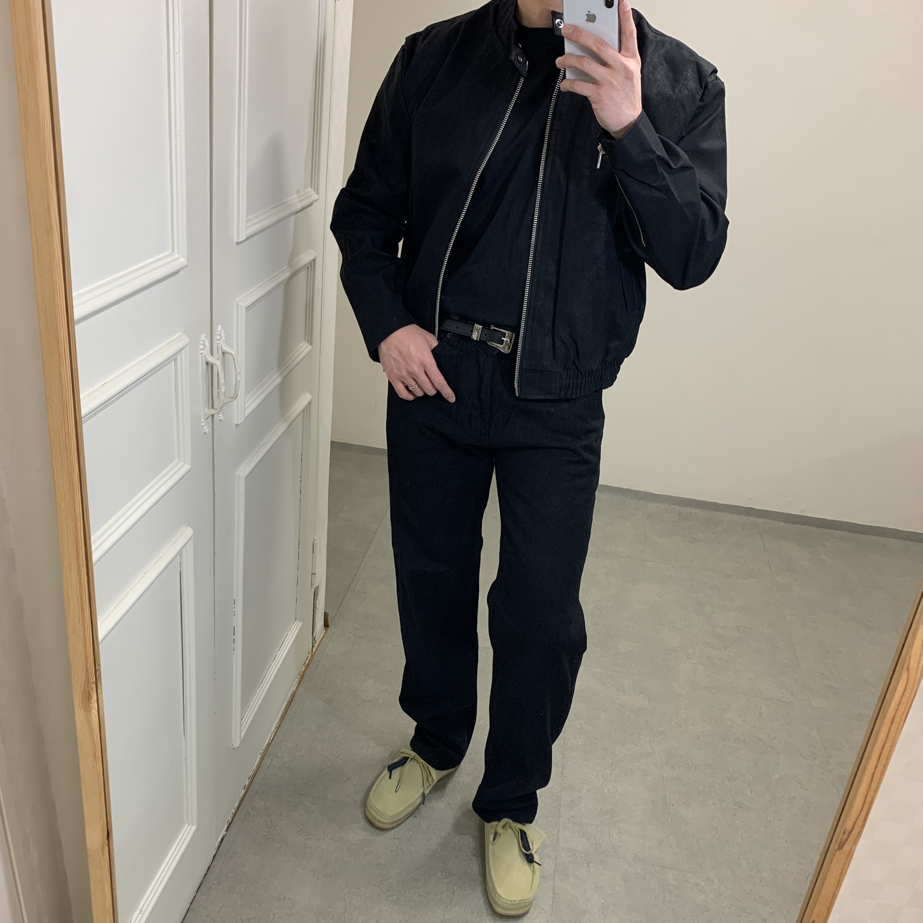 Clarks Wallabee Maple Suede 착용 스타일 - 2