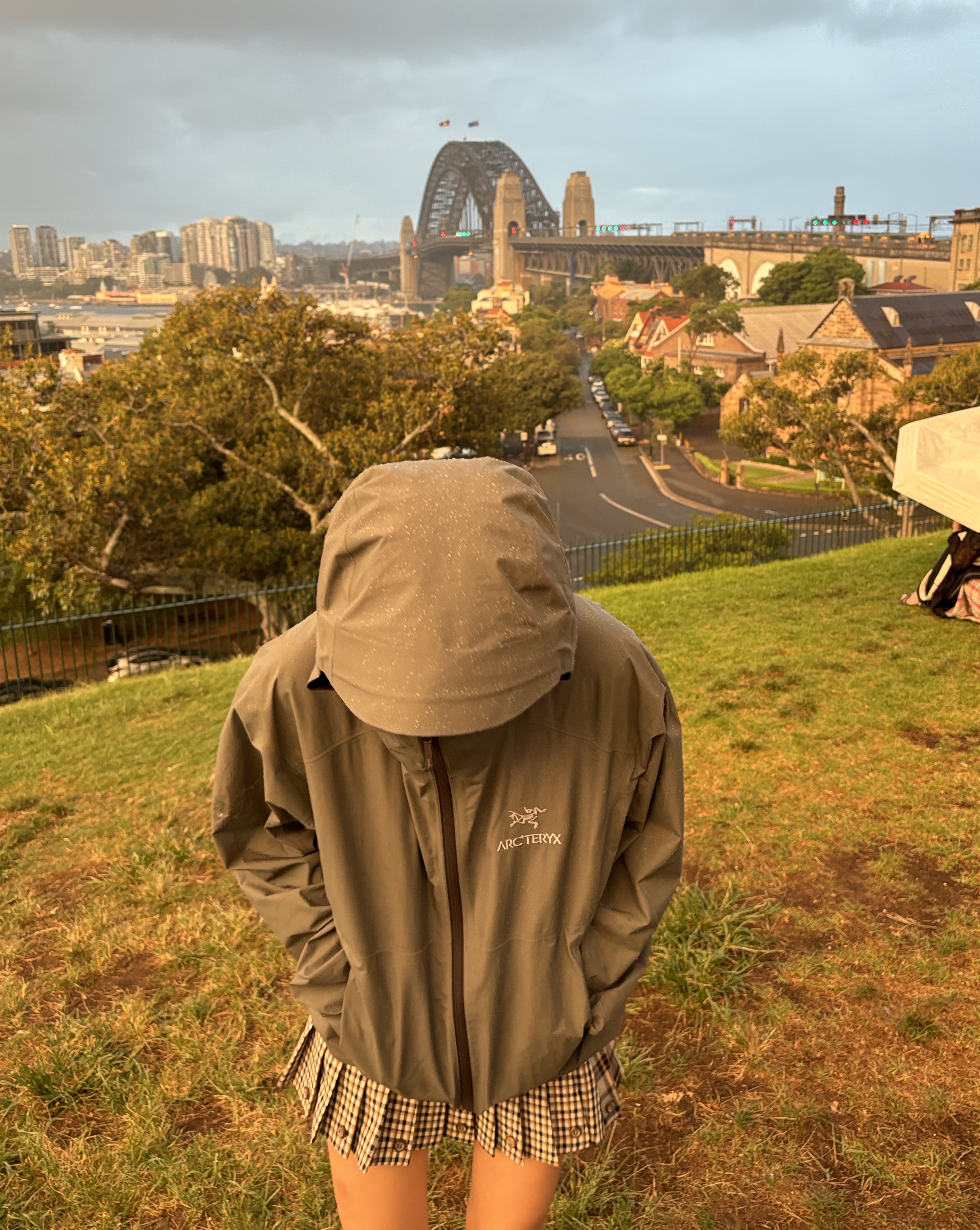 Arc'teryx x Beams Zeta SL Jacket Grey 착용 스타일