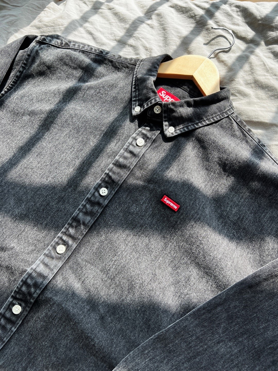 Supreme Small Box Shirt Washed Black - 24SS 착용 스타일