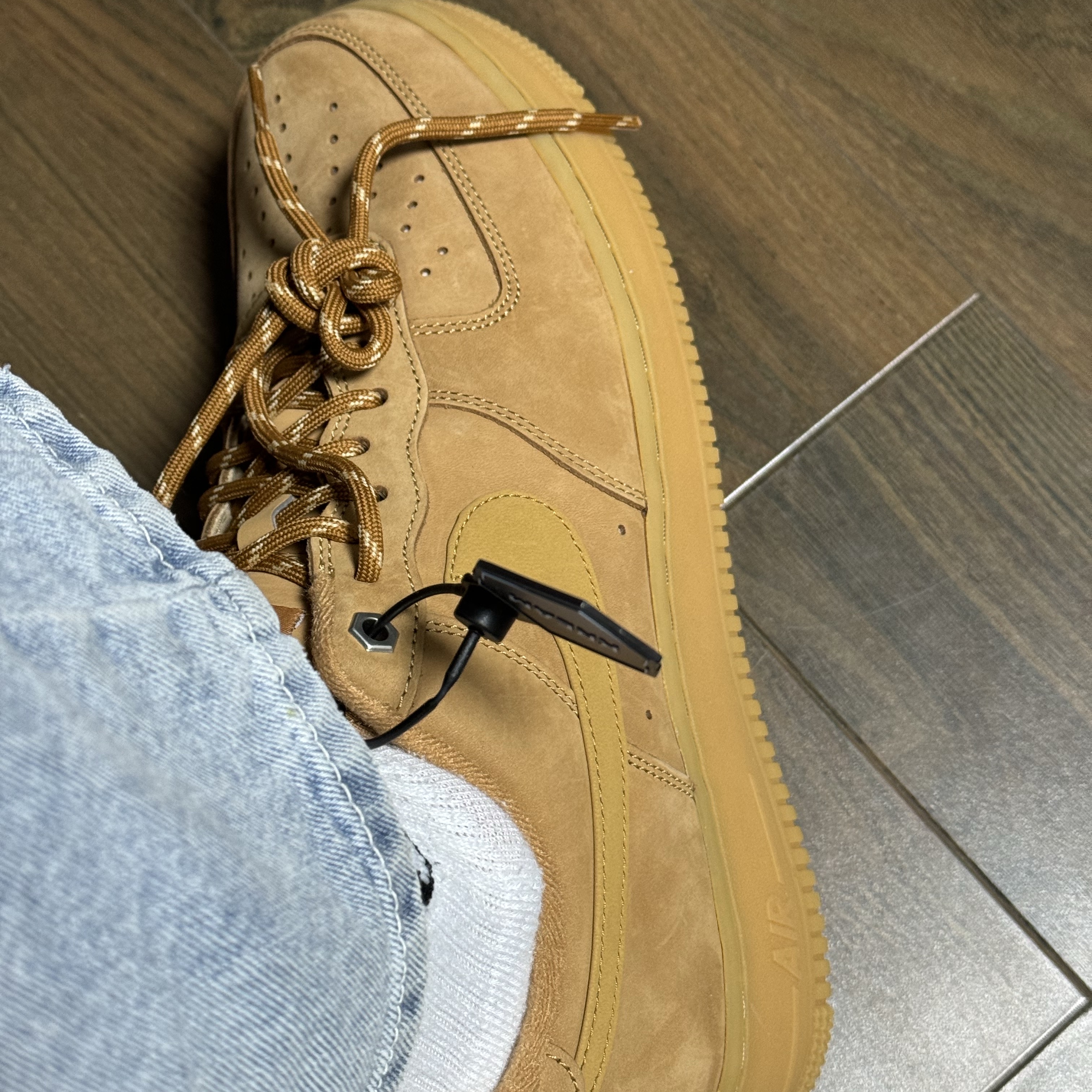 Nike Air Force 1 '07 WB Flax 착용 스타일