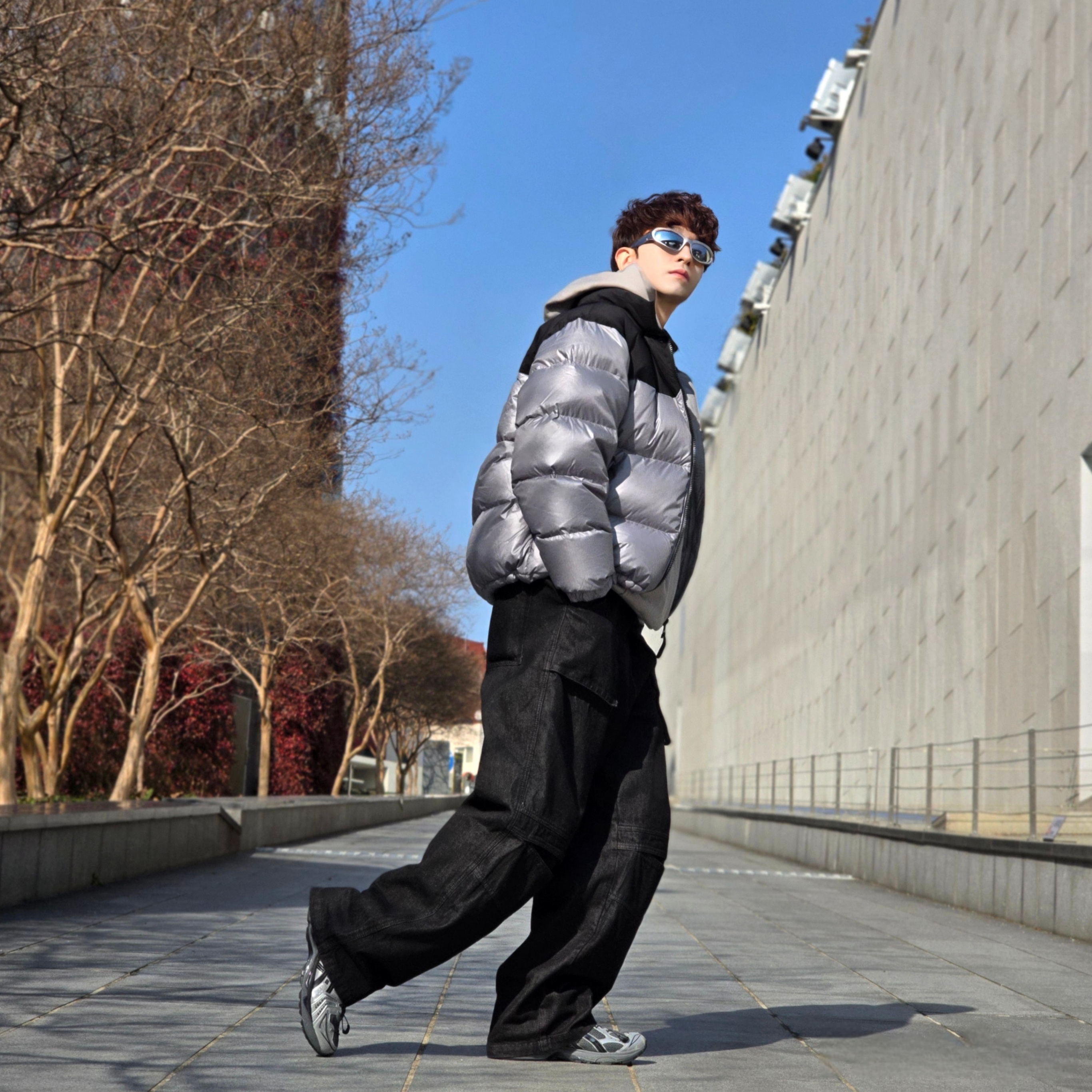 Asics x Unaffected Gel-Kayano 14 Silver Moon, The North Face White Label Novelty Nuptse Down Jacket Heather Gray 착용 스타일 - 4