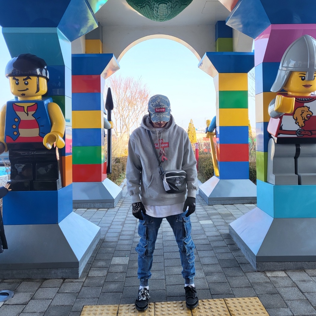 Supreme Cross Box Logo Hooded Sweatshirt Heather Grey - 20FW, Supreme Frayed Logos Denim Camp Cap Blue - 21SS ์ฐฉ์ฉ ์คํ์ผ - 1