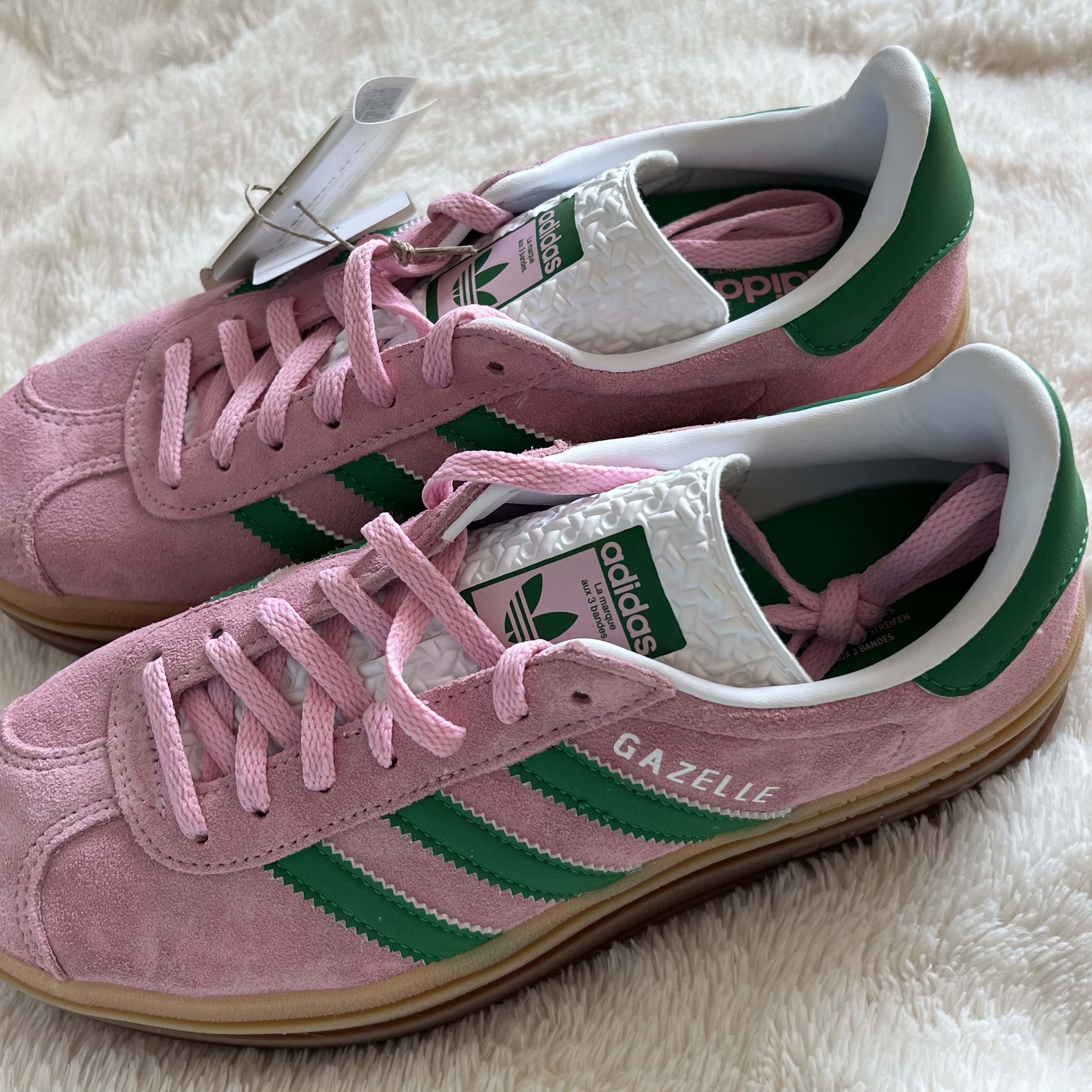 (W) Adidas Gazelle Bold True Pink Green 착용 스타일
