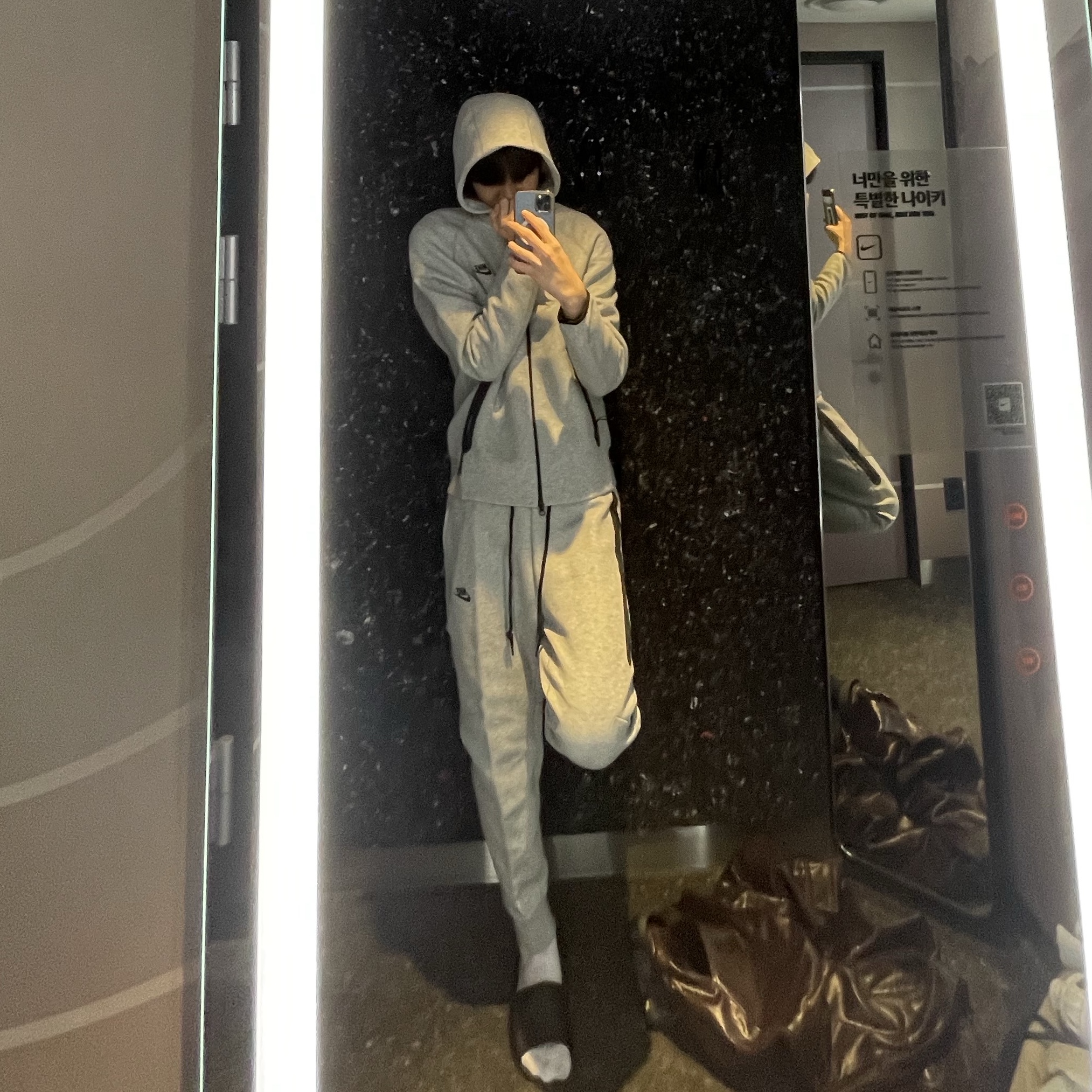 나이키 NSW 테크 플리스 풀 집 후드 다크 그레이 헤더 - 아시아, 나이키 NSW 테크 플리스 조거 다크 그레이 헤더 - 아시아 착용 스타일