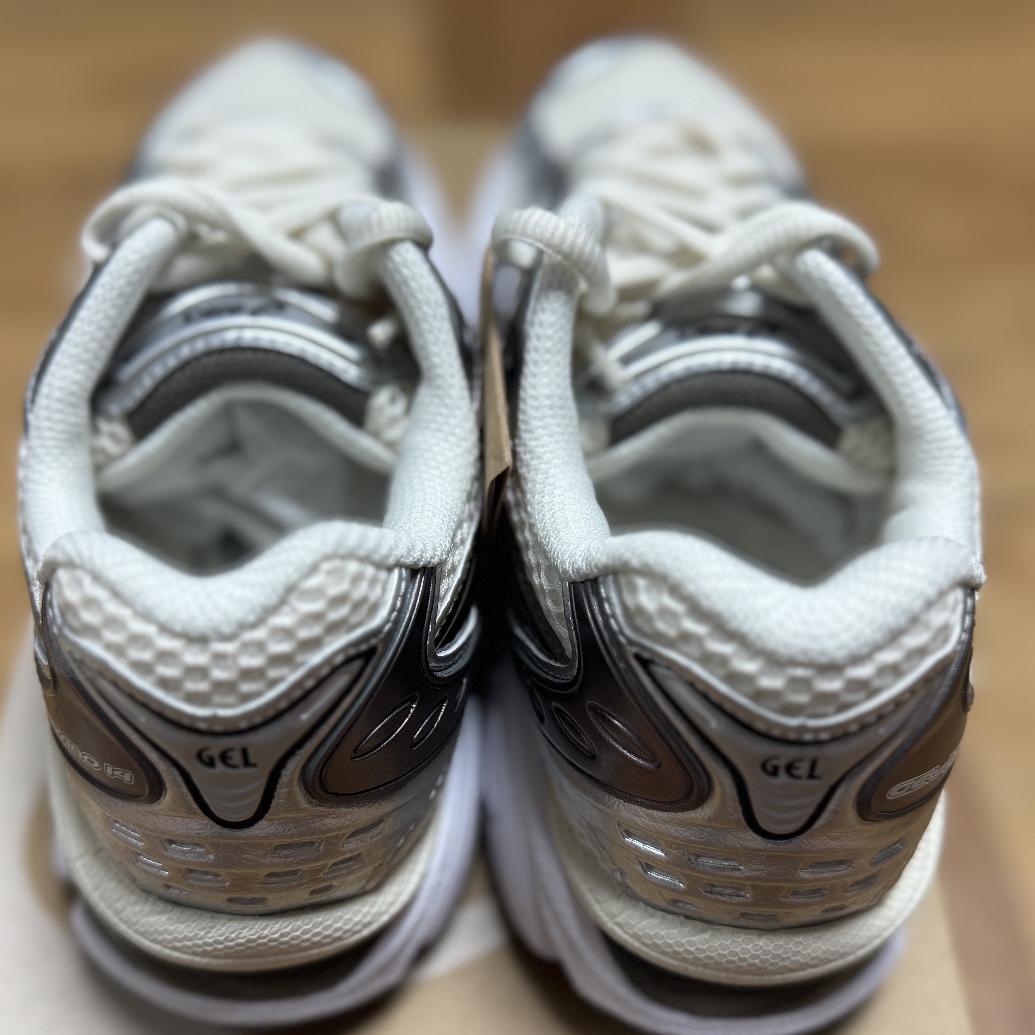 Asics Gel-Kayano 14 Cream Black 착용 스타일 - 3