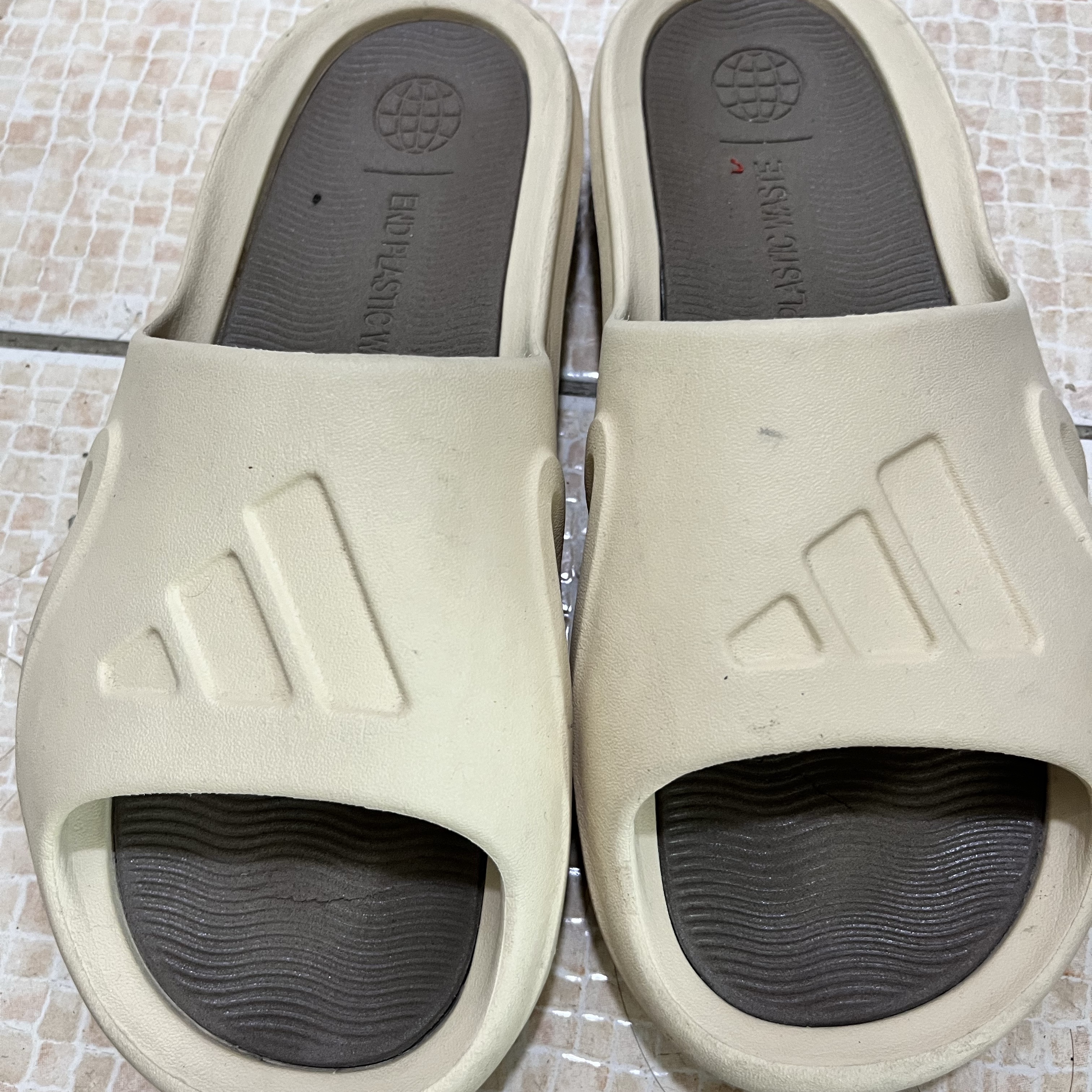 Adidas Adicane Sand Strata 착용 스타일