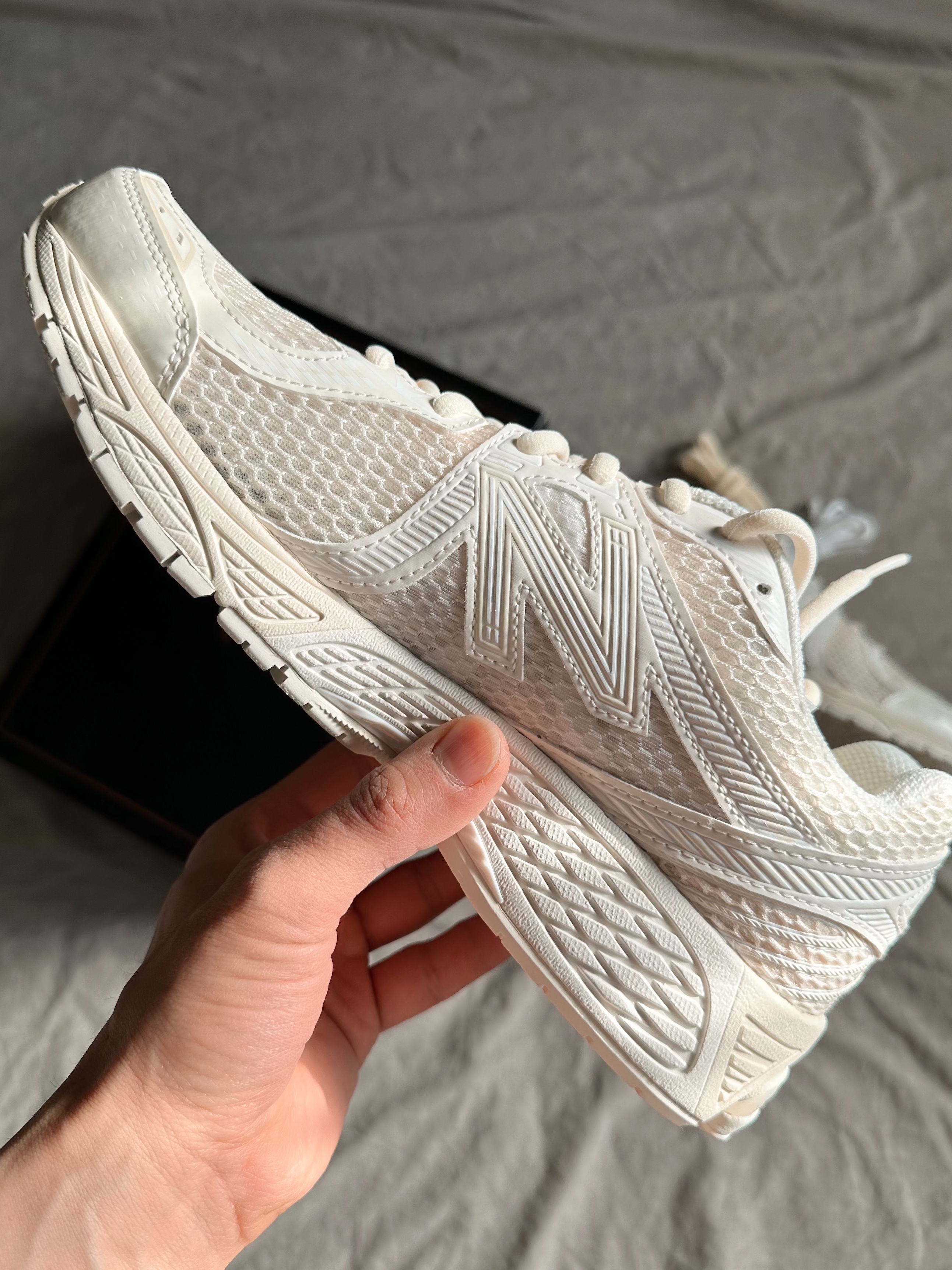 New Balance x Aime Leon Dore 860v2 White Beige 착용 스타일 - 2