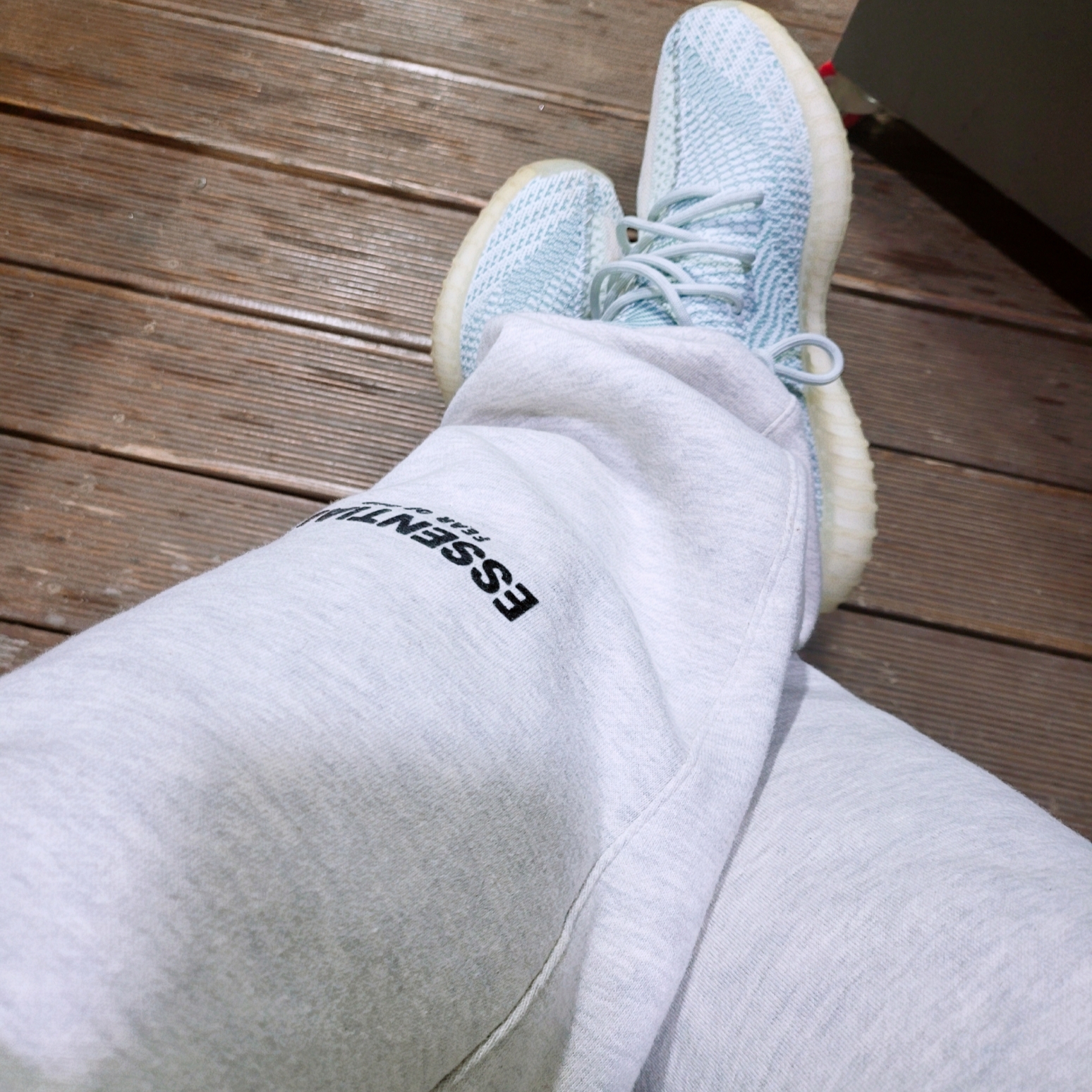 Essentials The Core Collection Sweatpants Light Oatmeal, Adidas Yeezy Boost 350 V2 Static 2023 착용 스타일