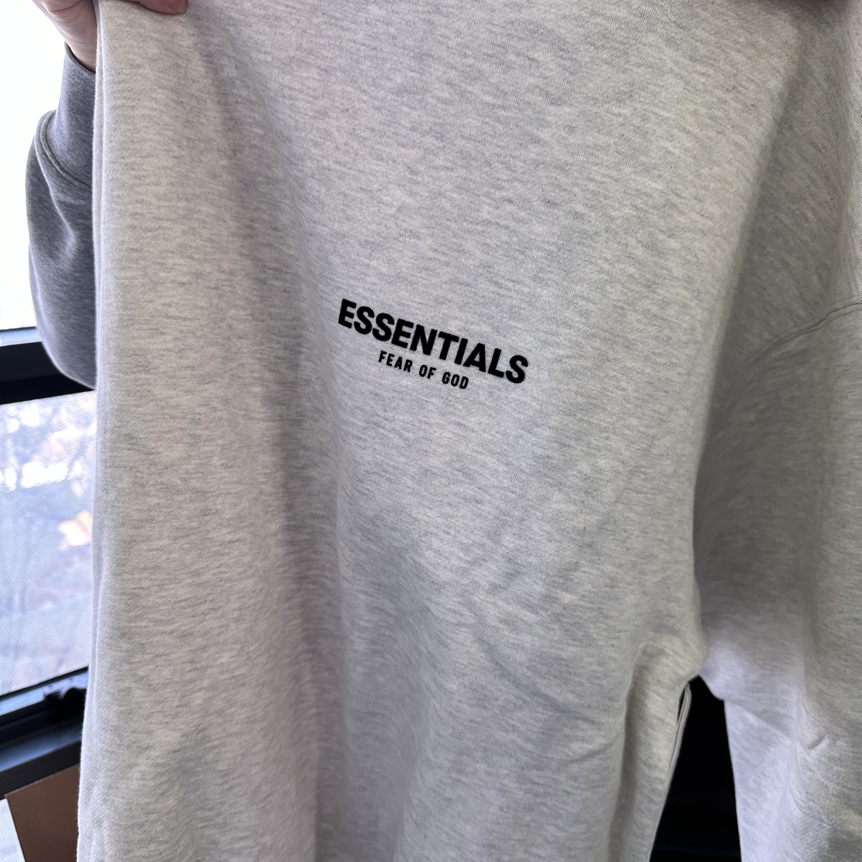 Essentials The Core Collection Crewneck Sweatshirt Light Oatmeal 착용 스타일