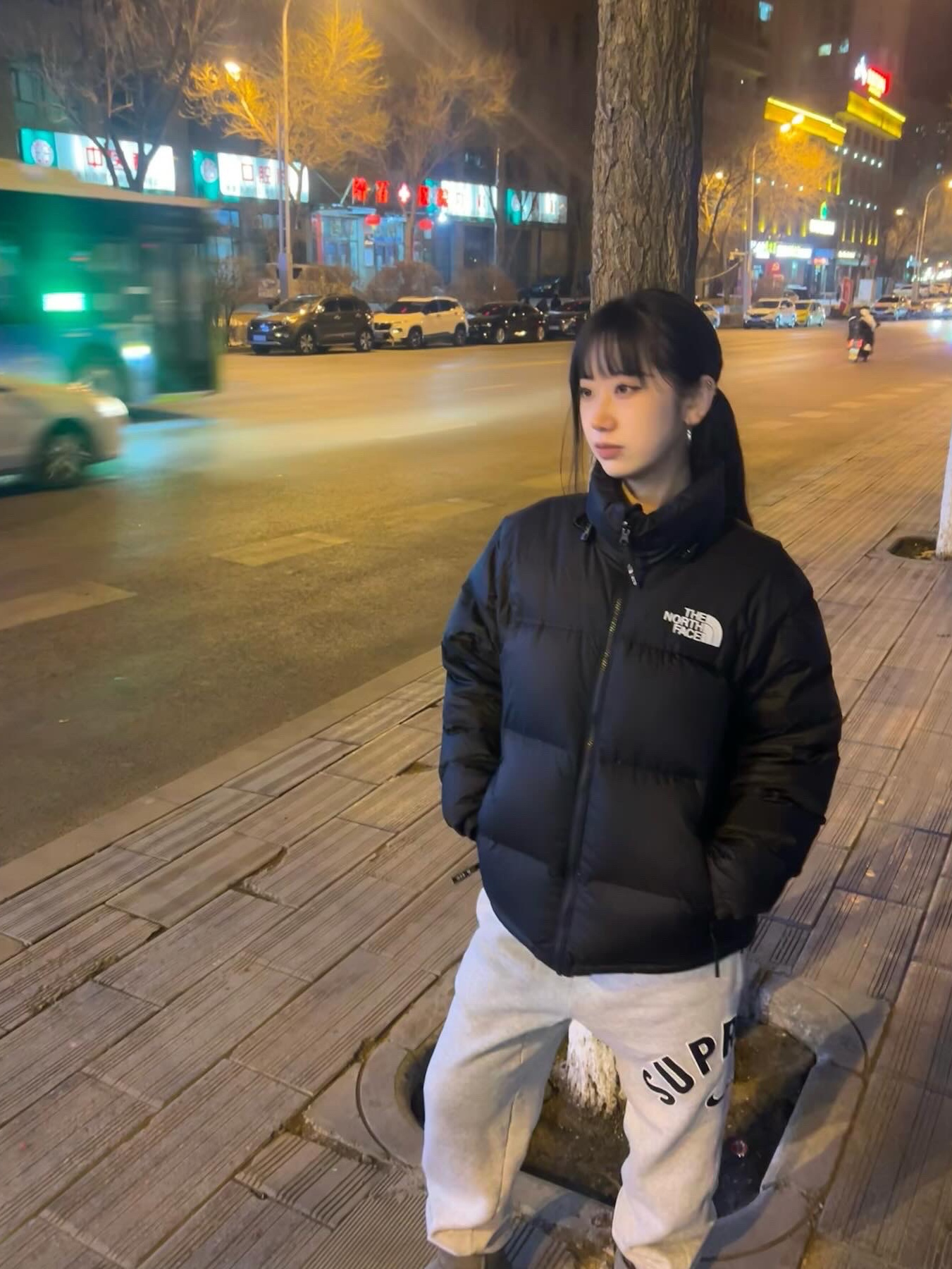 (W) UGG Classic Mini II Boots Grey, Supreme x Nike Arc Sweatpants Heather Grey - 22SS 착용 스타일 - 5