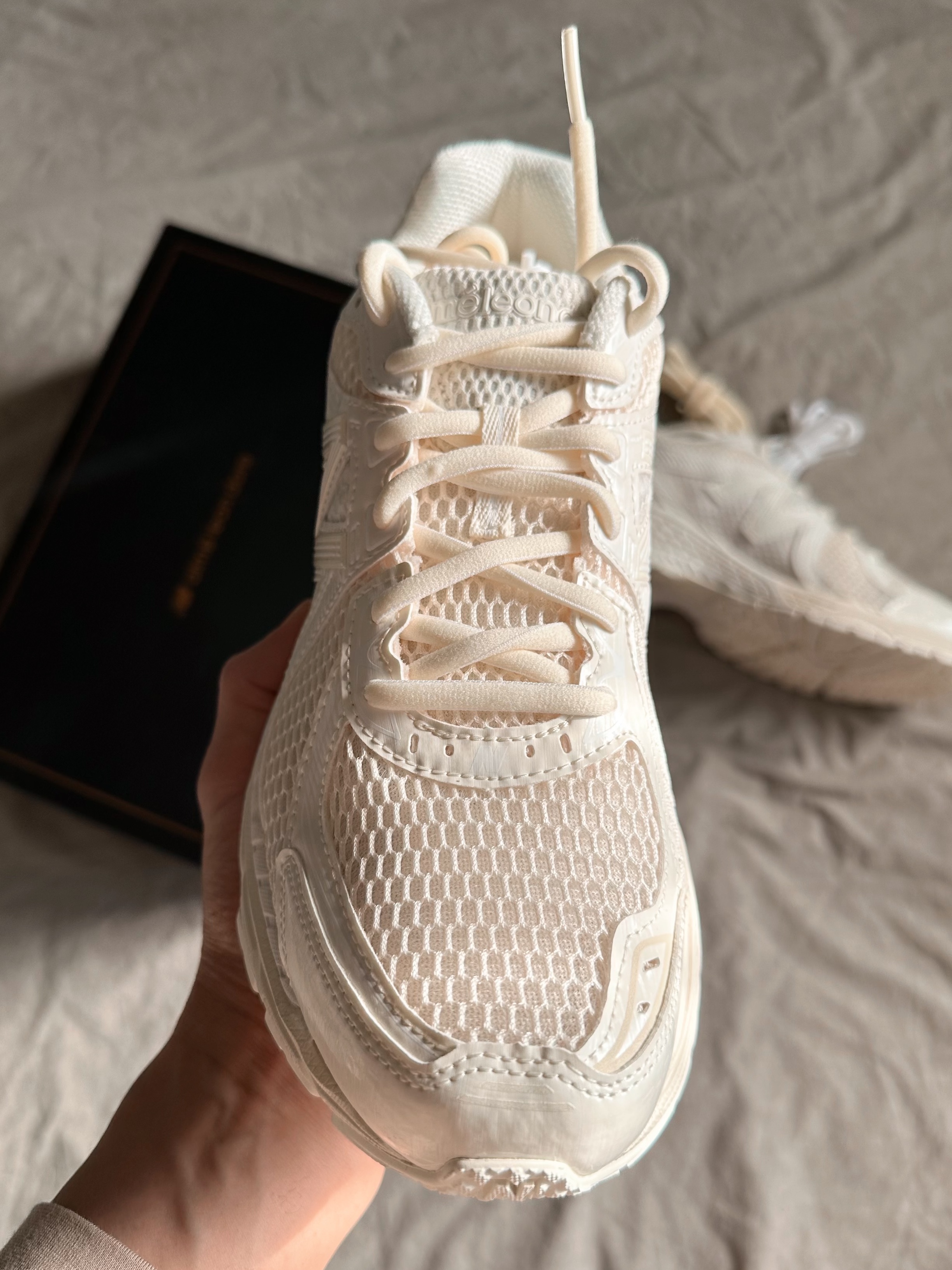 New Balance x Aime Leon Dore 860v2 White Beige 착용 스타일 - 3