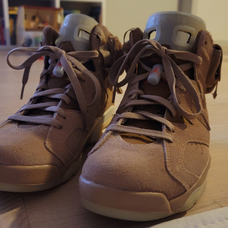 Jordan 6 x Travis Scott Retro SP British Khaki 착용 스타일