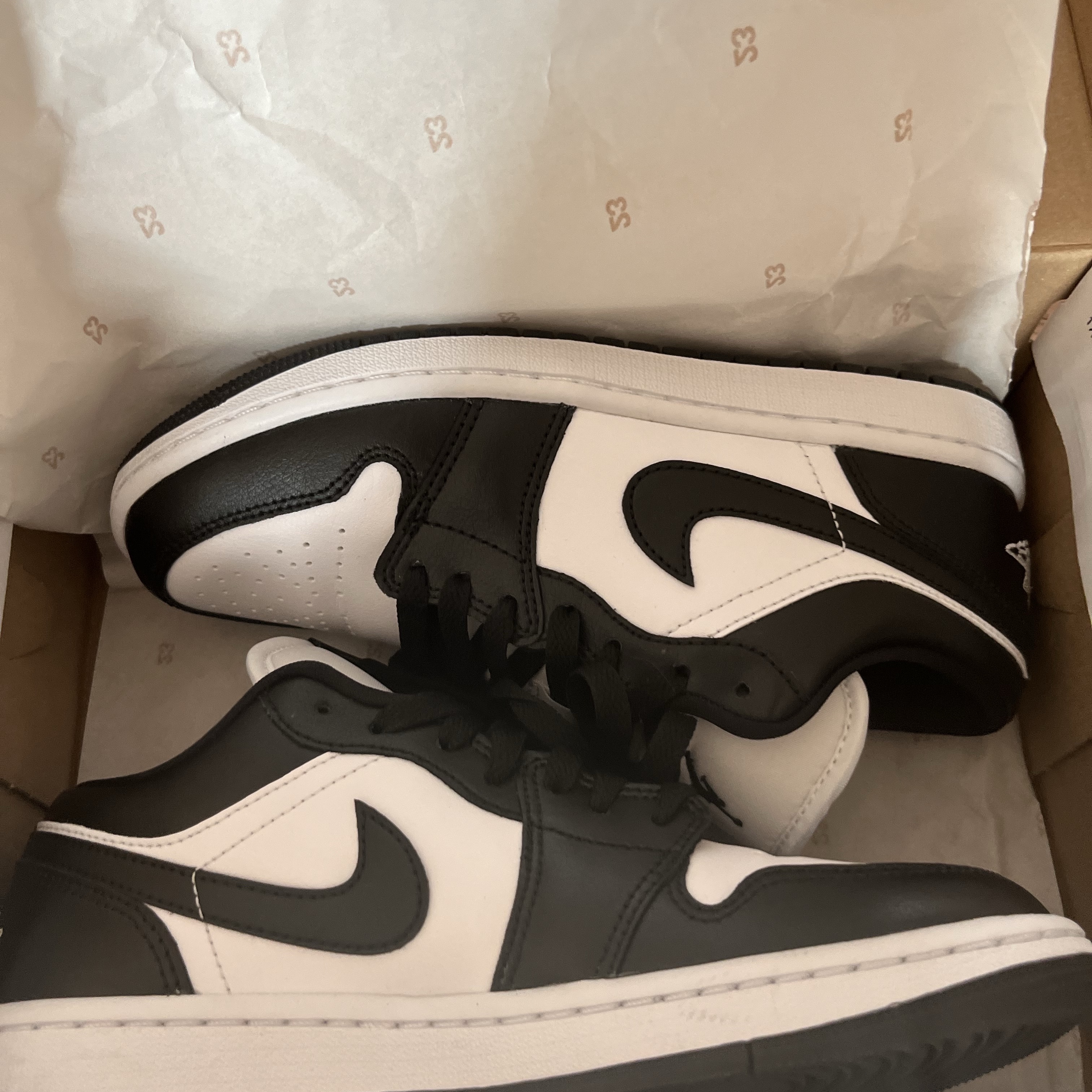 (W) Jordan 1 Low Black and White 착용 스타일