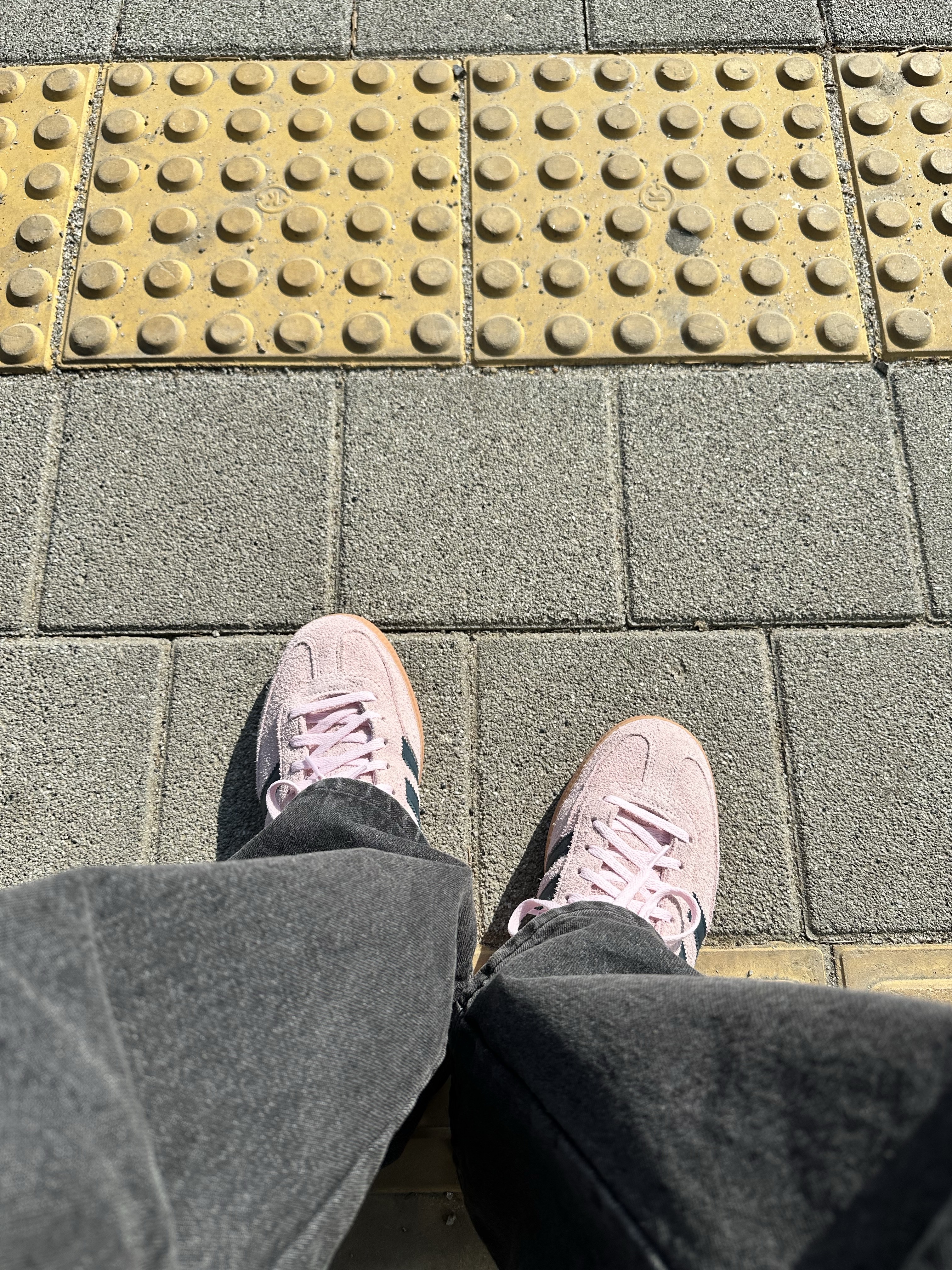 (W) Adidas Spezial Handball Clear Pink 착용 스타일