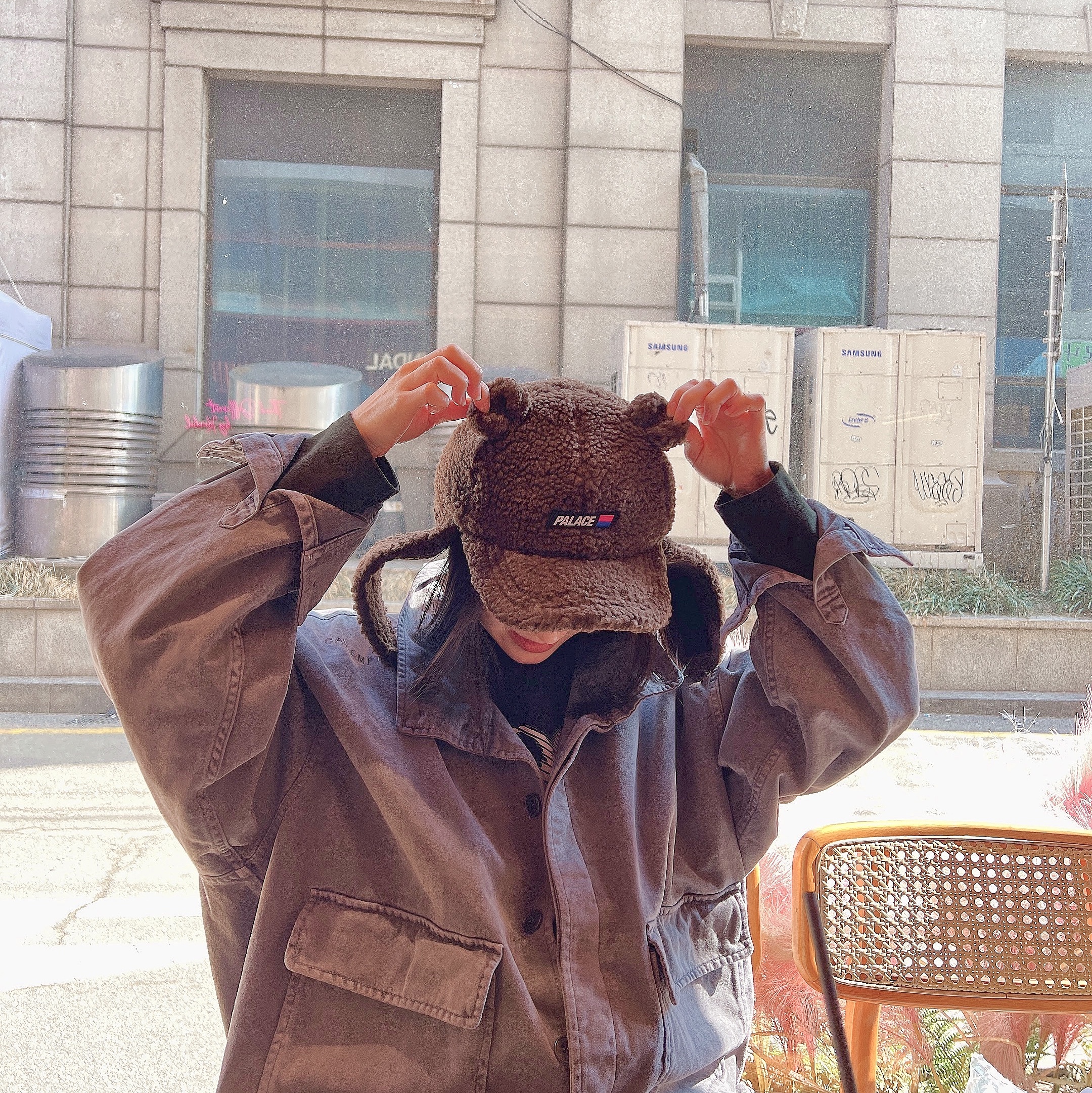 Palace Teddy Ears Earflapper Brown - 24SS 착용 스타일 - 1