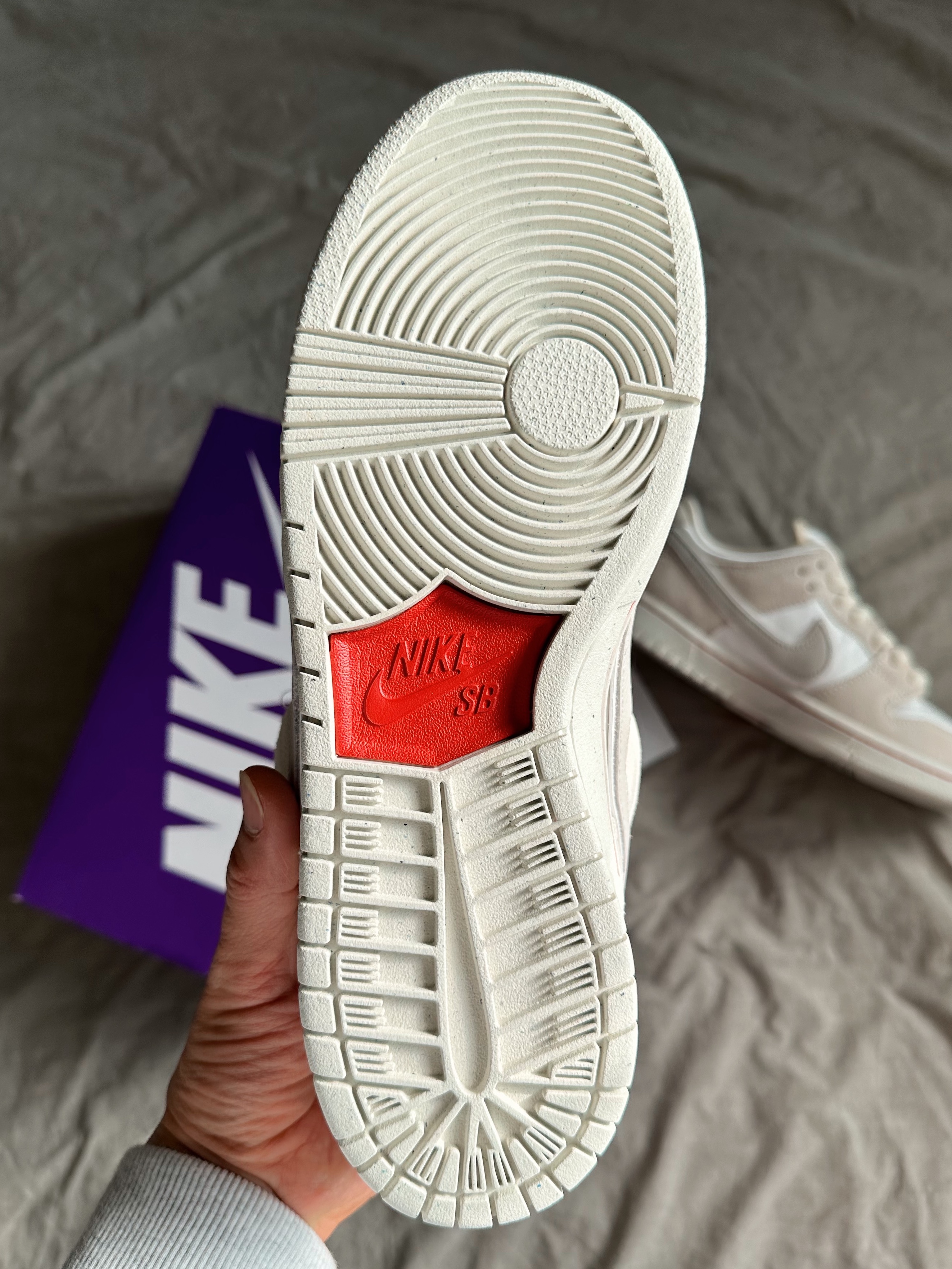 Nike SB Dunk Low PRM Coconut Milk 착용 스타일 - 5