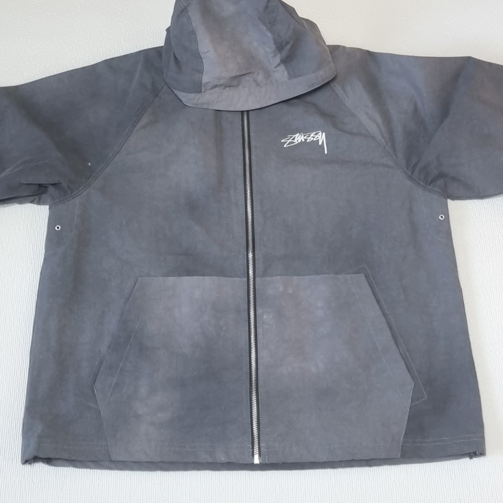 Stussy Wave Dye Beach Shell Jacket Black 착용 스타일 - 2