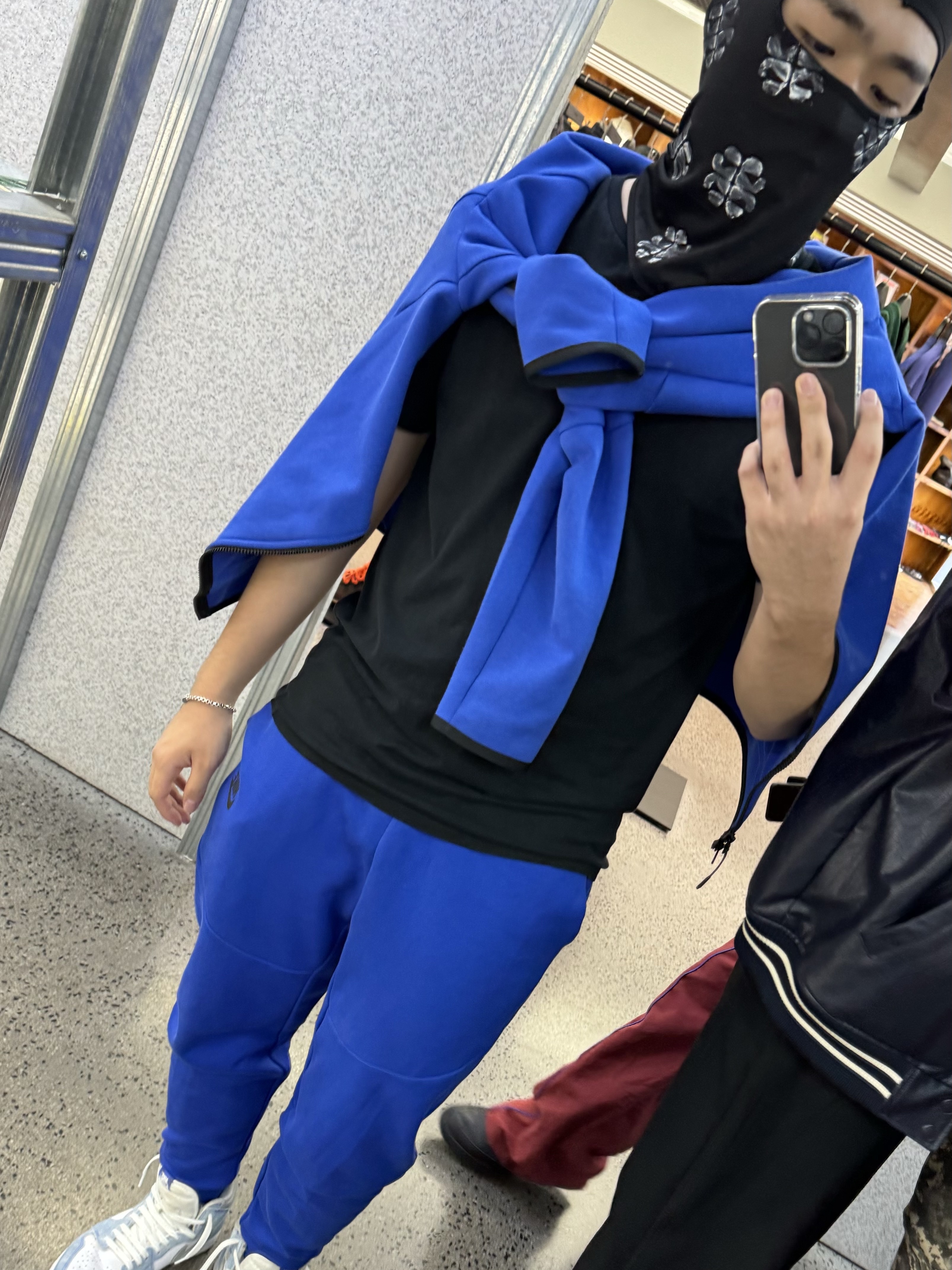 Jordan 1 Retro High OG Hyper Royal, Nike NSW Tech Fleece Full Zip Hoodie Black - Asia 착용 스타일 - 1