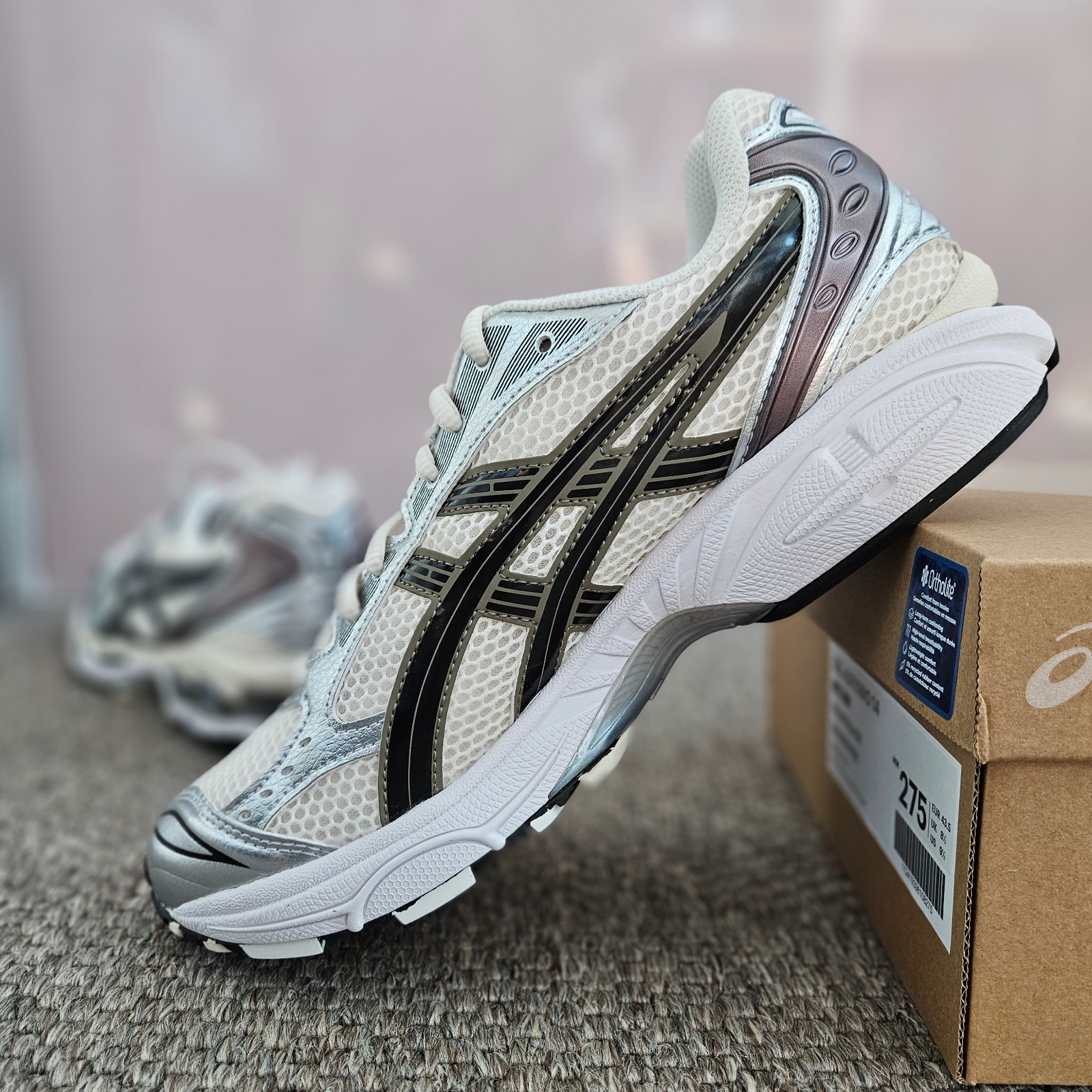 Asics Gel-Kayano 14 Cream Black 착용 스타일 - 1