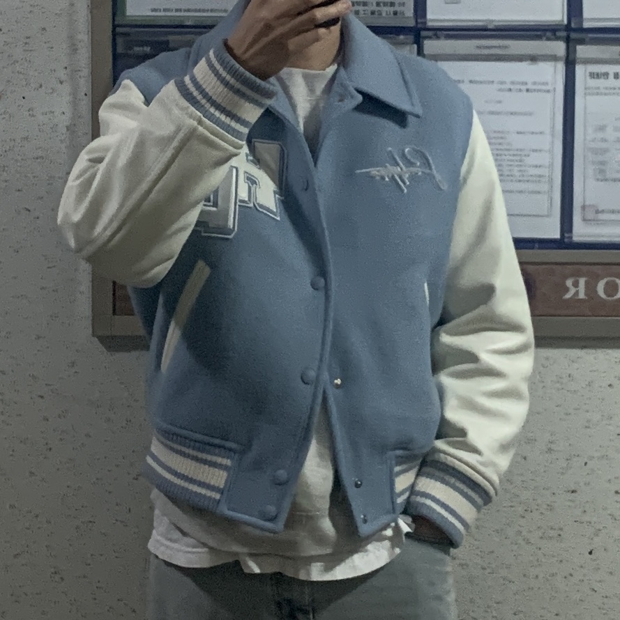 Solid Homme Sculpture Varsity Jumper Blue, Essentials The Core Collection Hoodie Dark Oatmeal 착용 스타일 - 2