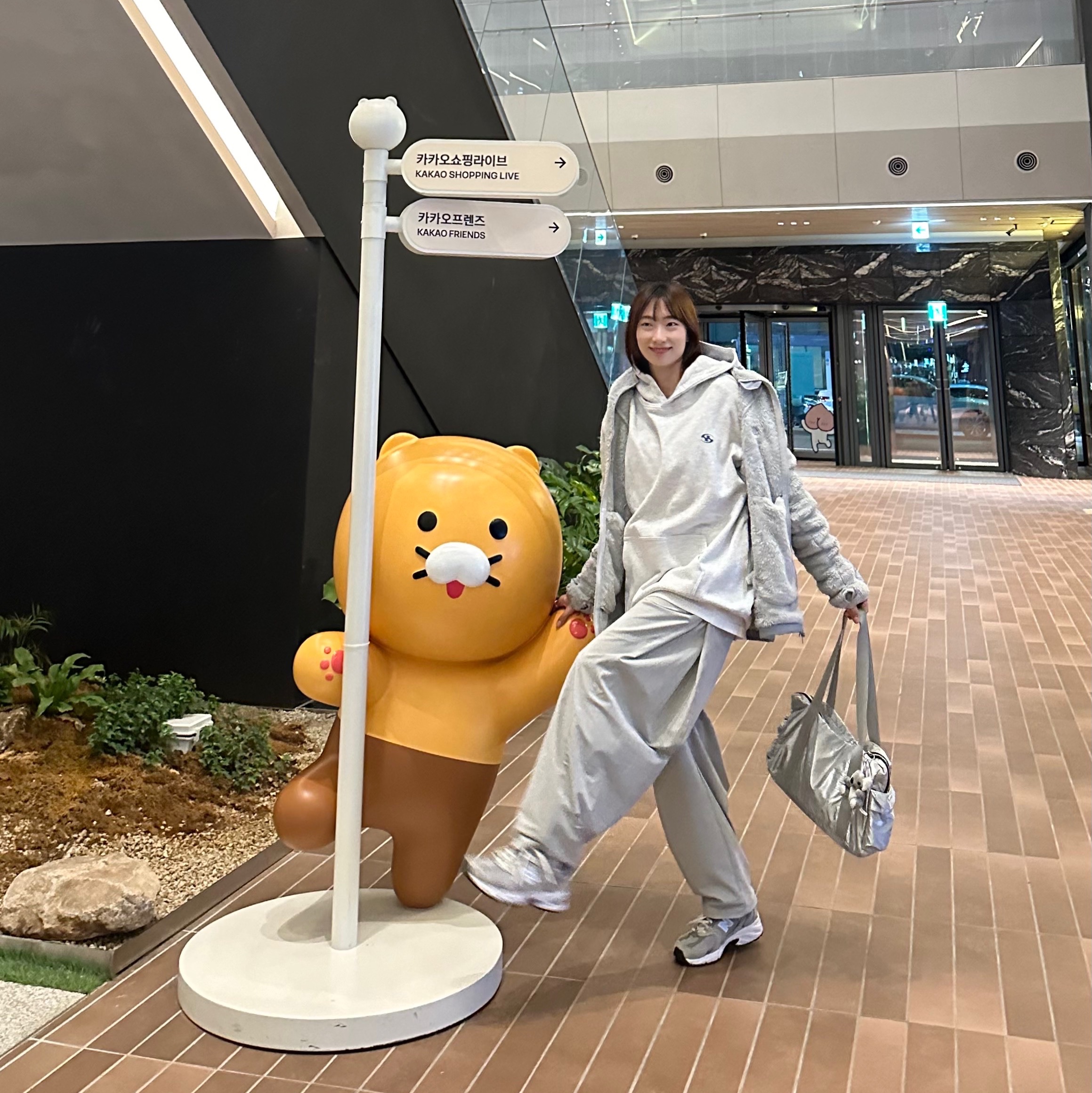 Sansan Gear Biped Hoodie White Melange - 23FW, Sansan Gear Fleece Hooded Jacket Light Grey - 23FW 착용 스타일 - 1