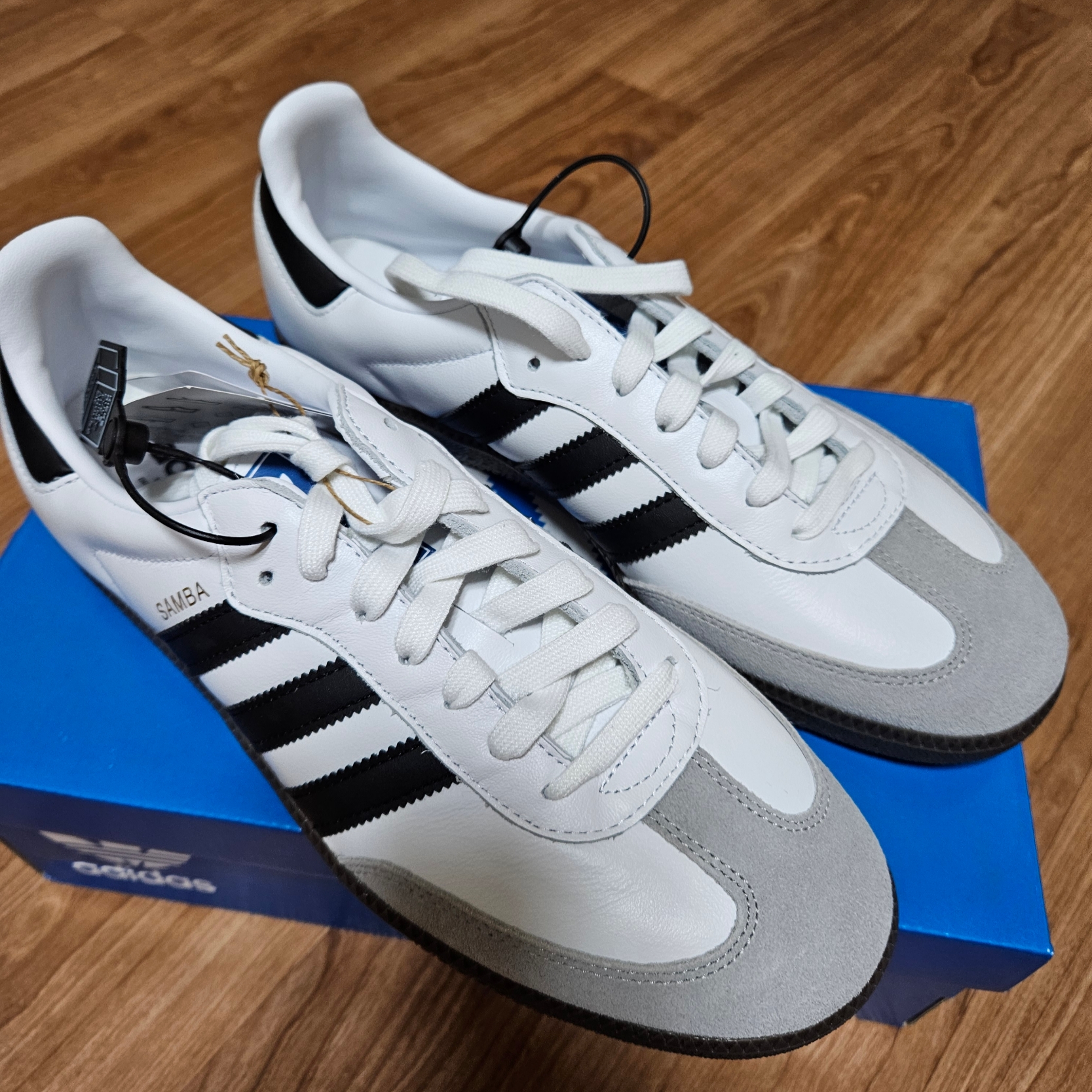 Adidas Samba OG Cloud White 착용 스타일