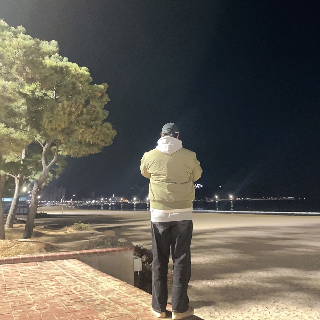 나이키 에어포스 1 레트로 쥬얼 머쉬룸, 스투시 베이직 스투시 후드 집업 애쉬 헤더 2023 착용 스타일