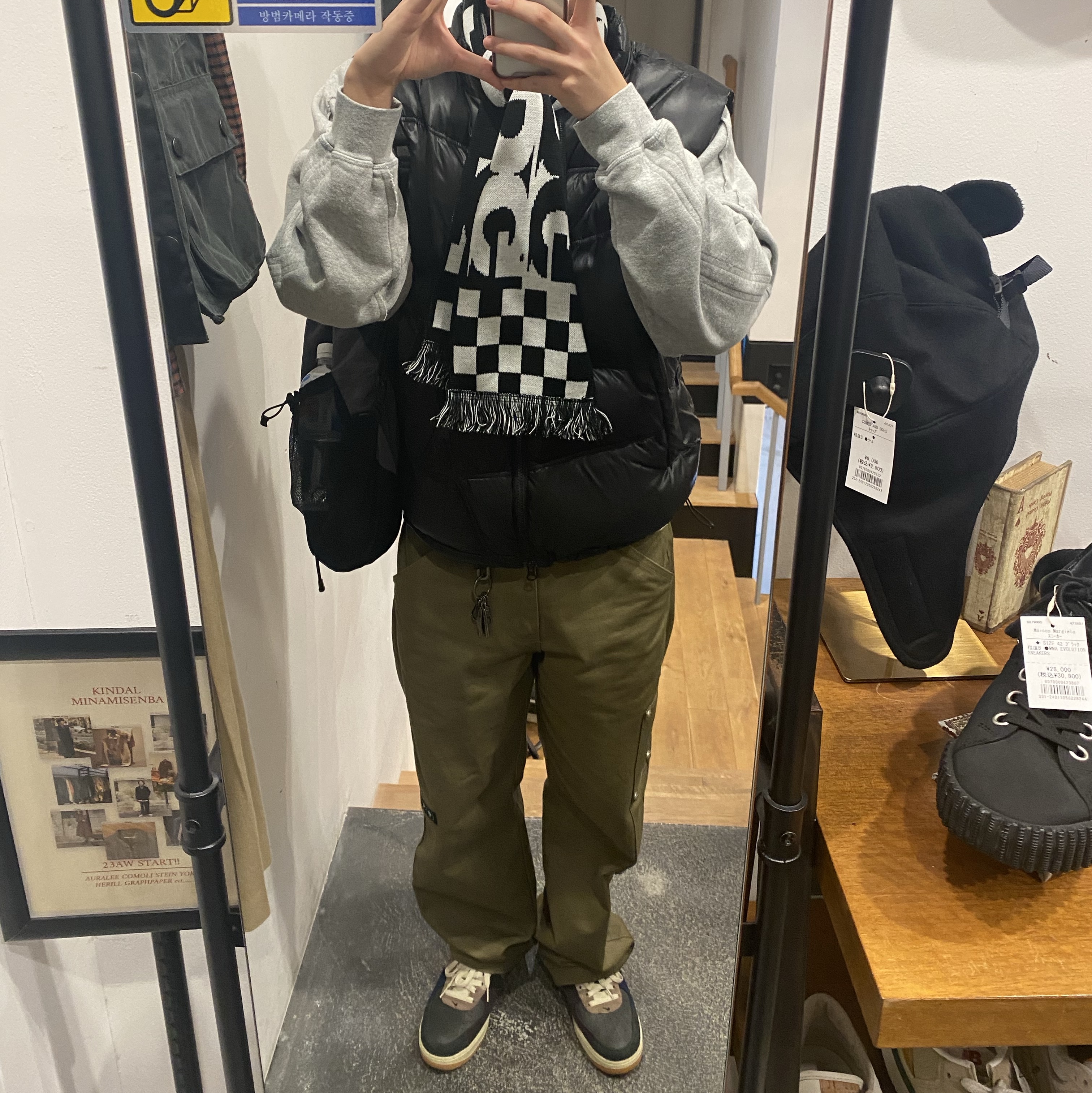 Thug Club Thug Pants (2) Black, CDG Logo Check Muffler White Black 착용 스타일