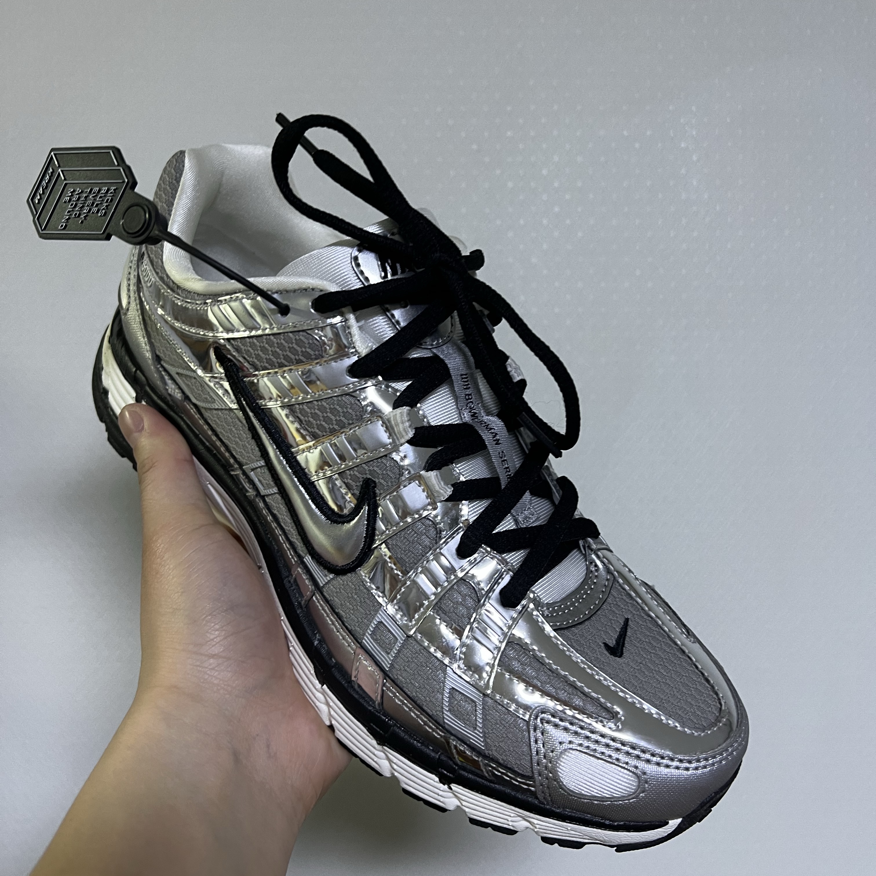 Nike P-6000 Metallic Silver 착용 스타일 - 3