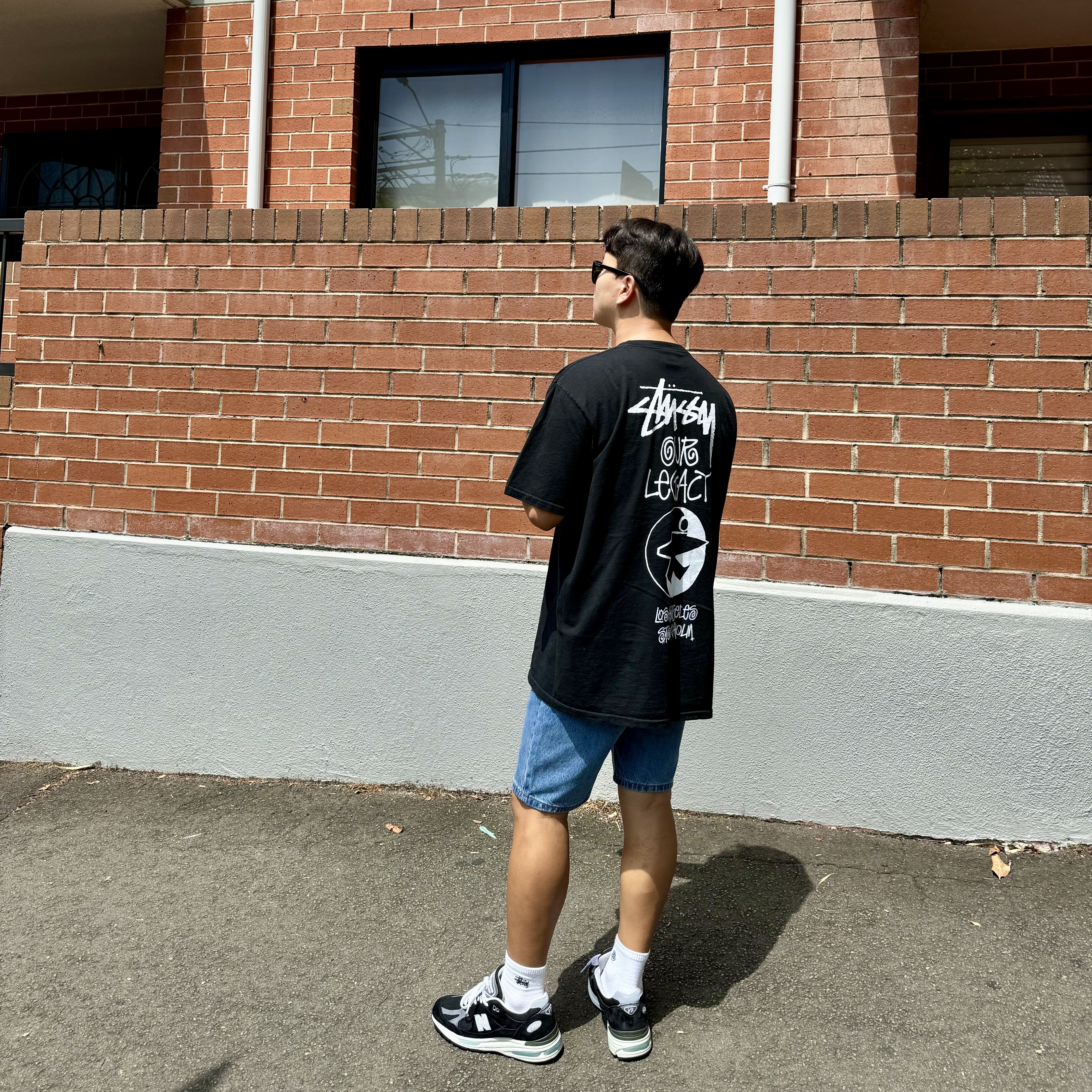New Balance 991v2 Made in UK Black, Stussy x Our Legacy Surfman Pigment Dyed T-Shirt Black 착용 스타일 - 1