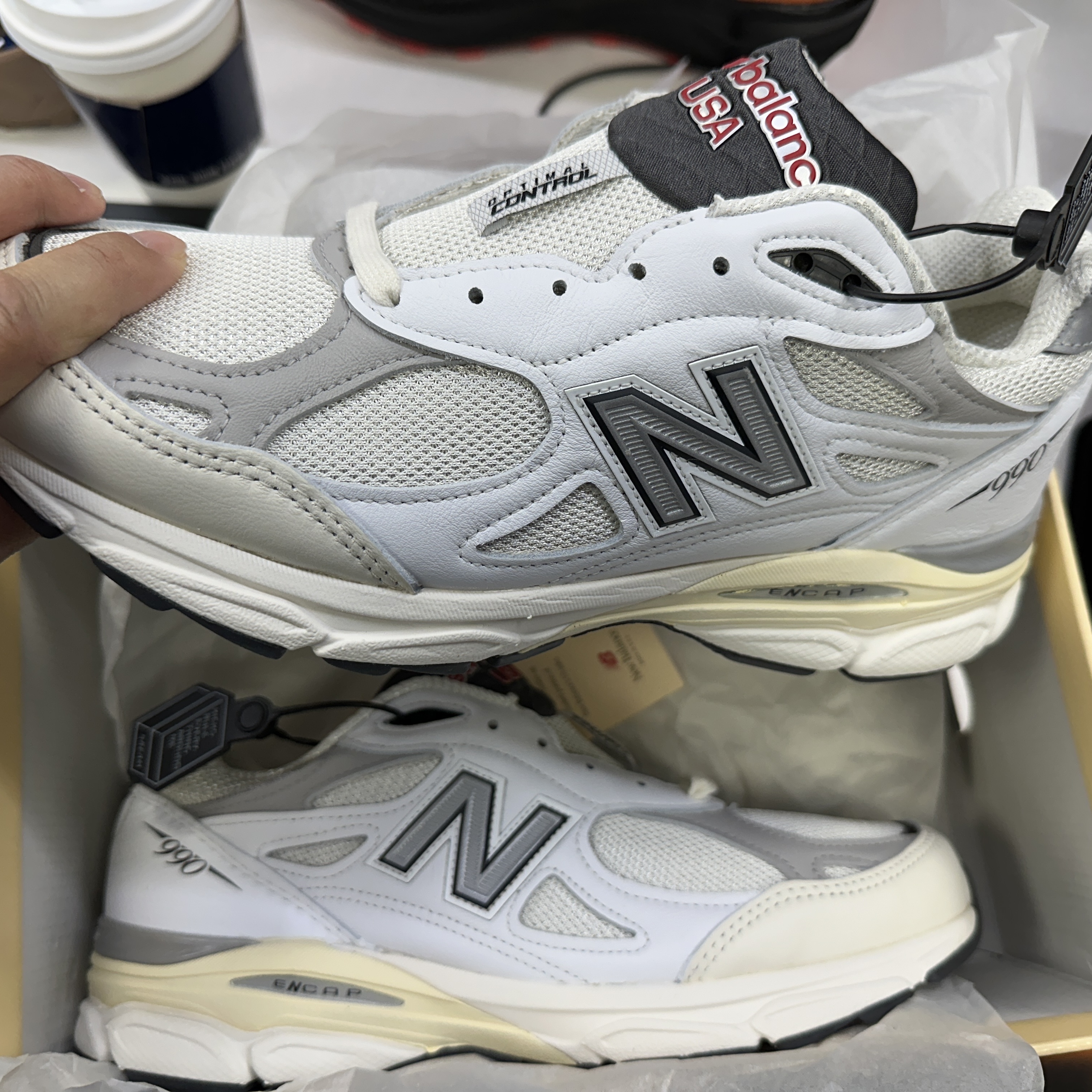 New Balance 990v3 Made in USA Sea Salt 착용 스타일