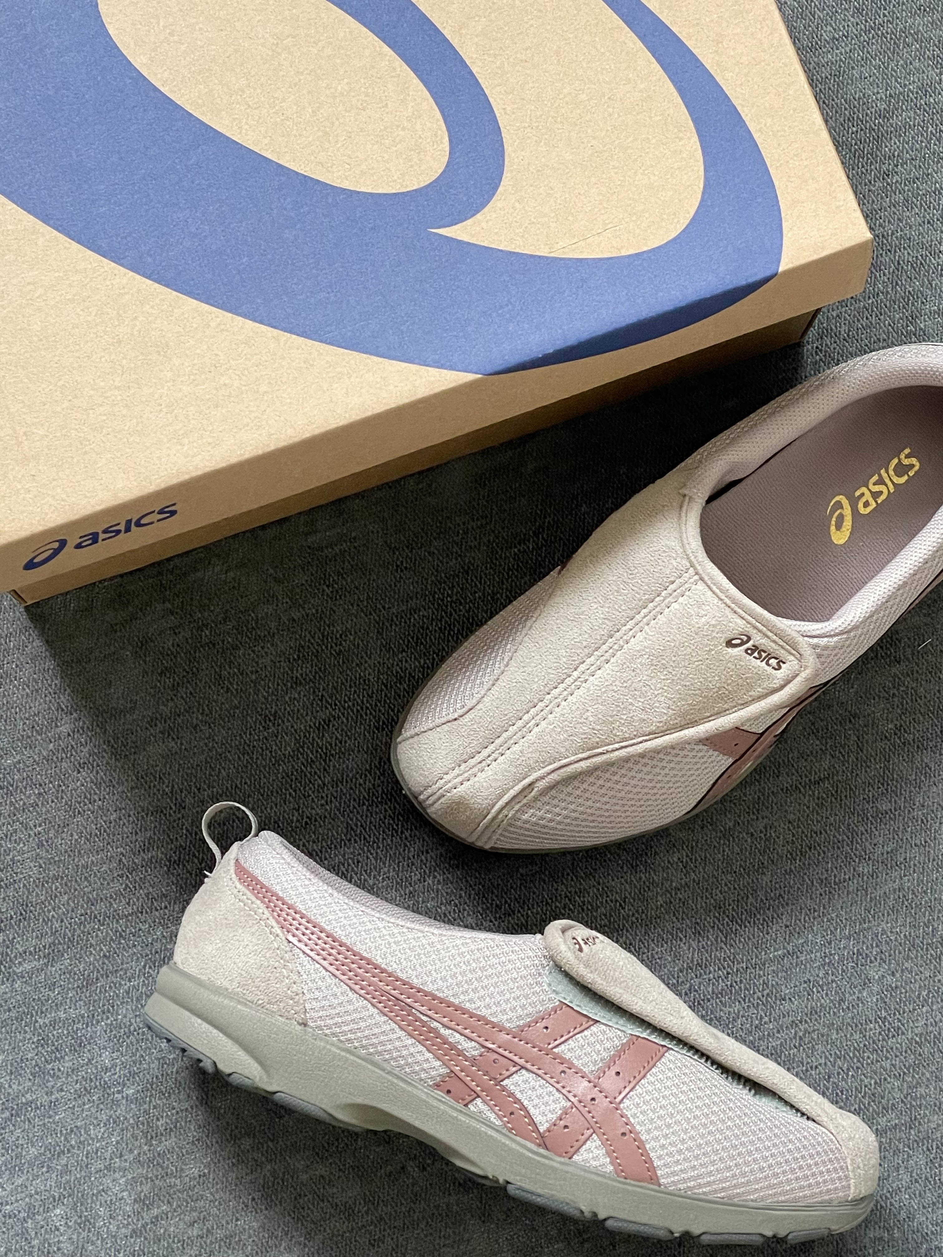 (W) Asics Life Walker 307 Warm Grey Greyish Pink - 3E Wide 착용 스타일 - 2