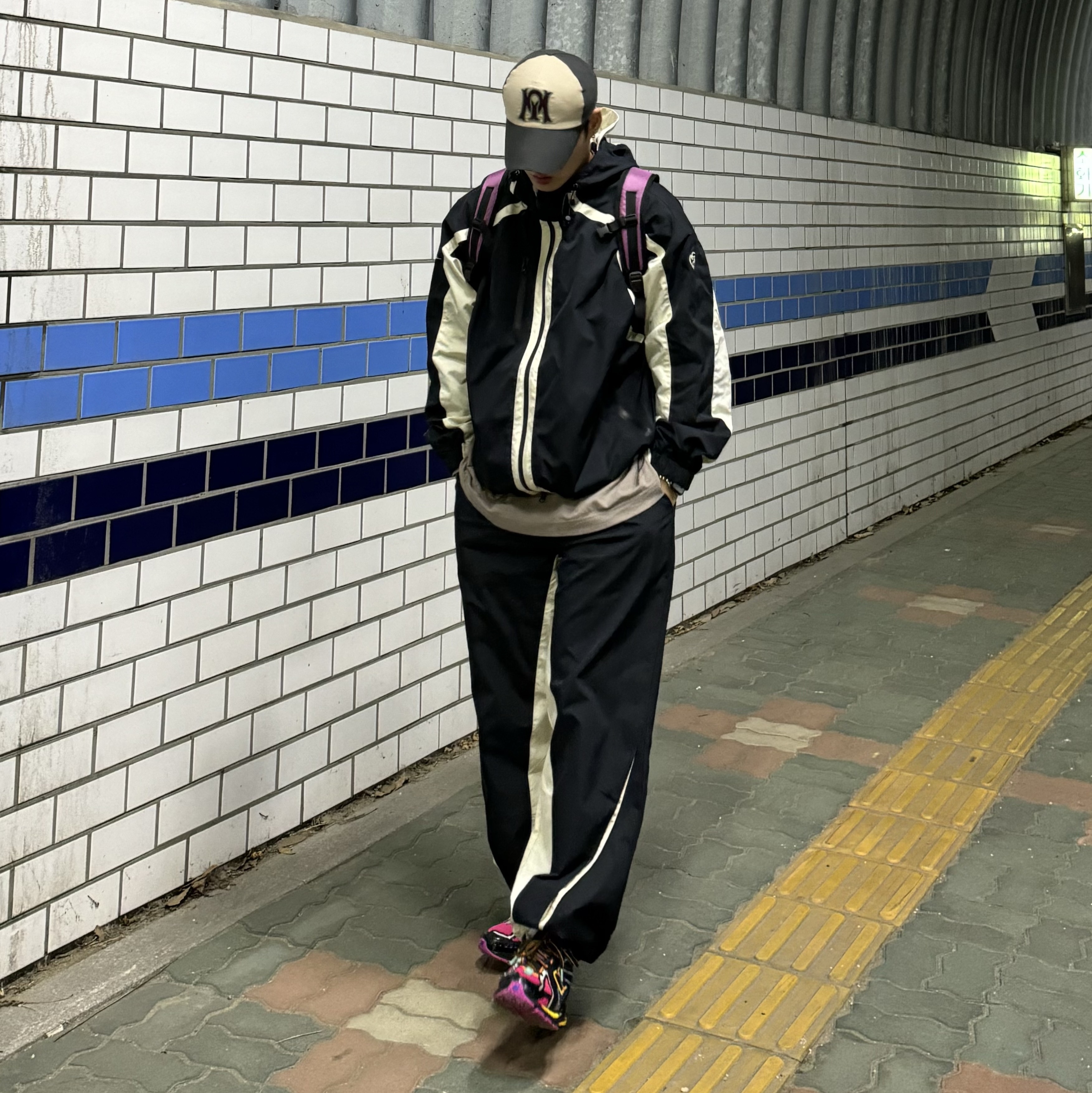 New Balance 1906R Crazy Color 착용 스타일 - 1