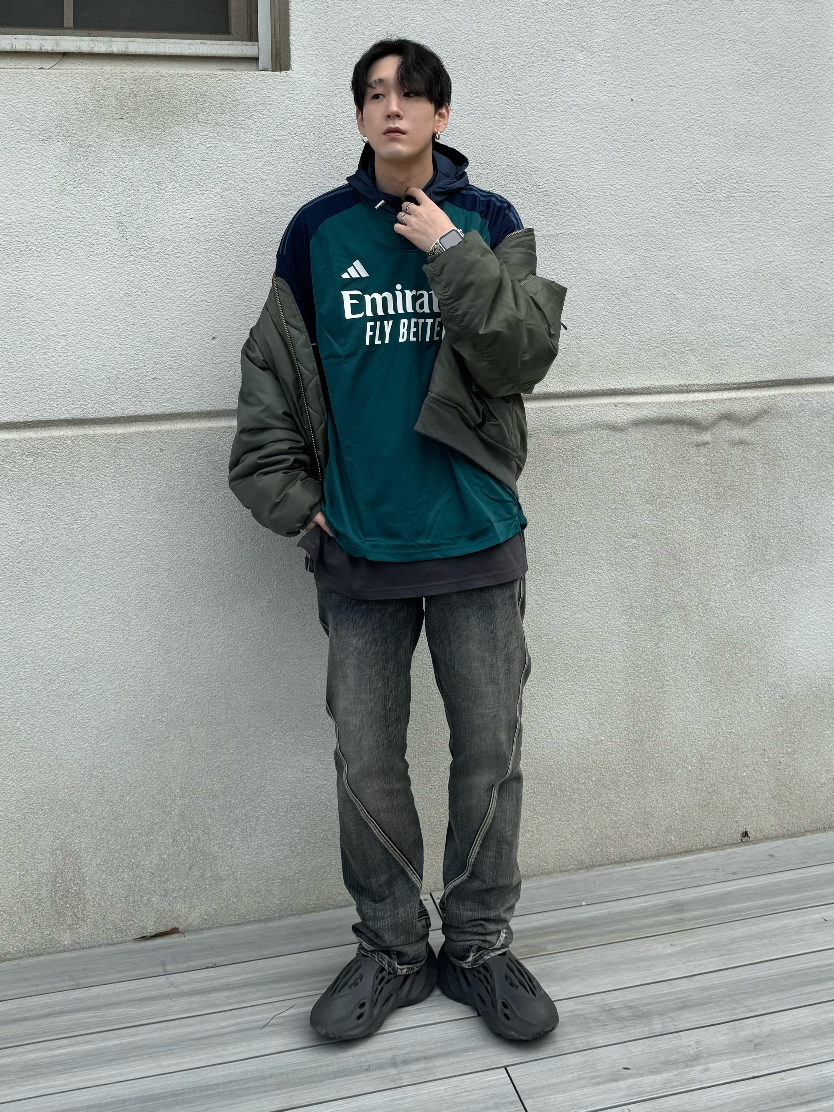 Adidas Arsenal 2023/24 3rd Jersey Rich Green Collegiate Navy - KR Sizing (Non Marking Ver.), Adidas Yeezy Foam RNNR Onyx 착용 스타일 - 2