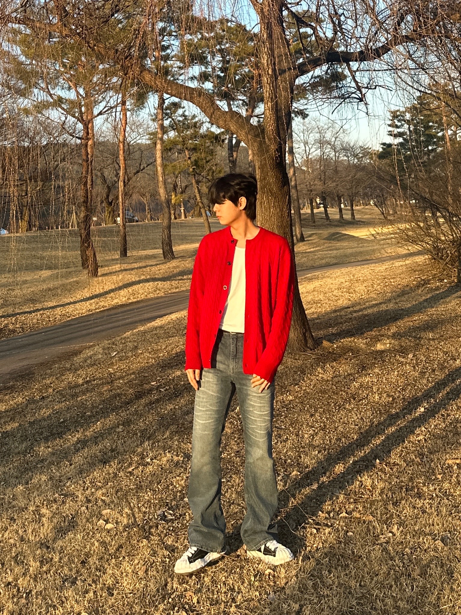 메종 미하라 야스히로 블레이키 OG 솔 캔버스 로우탑 스니커즈 블랙 화이트 착용 스타일