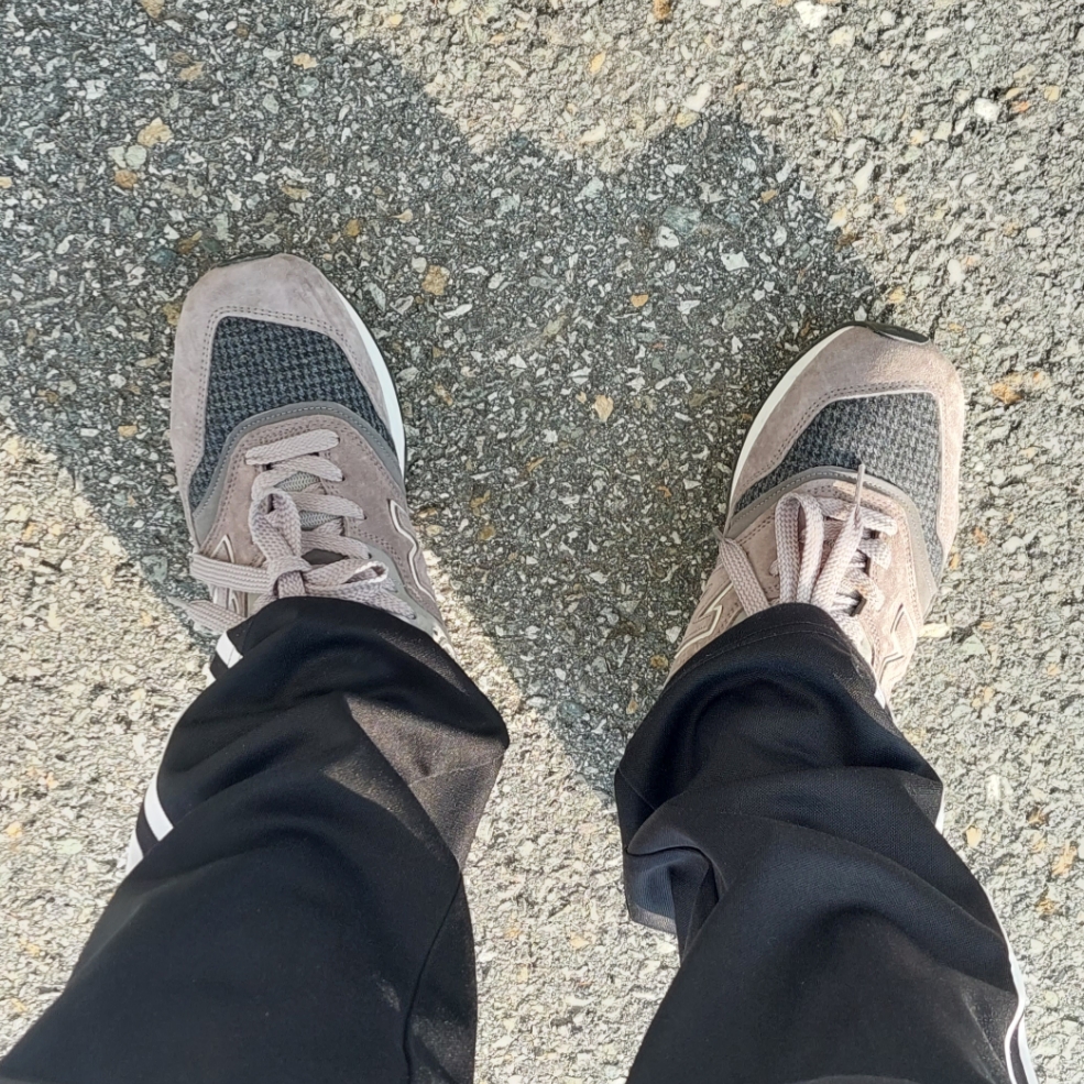 New Balance x J.Crew 997 Made in USA Gray 착용 스타일 - 2