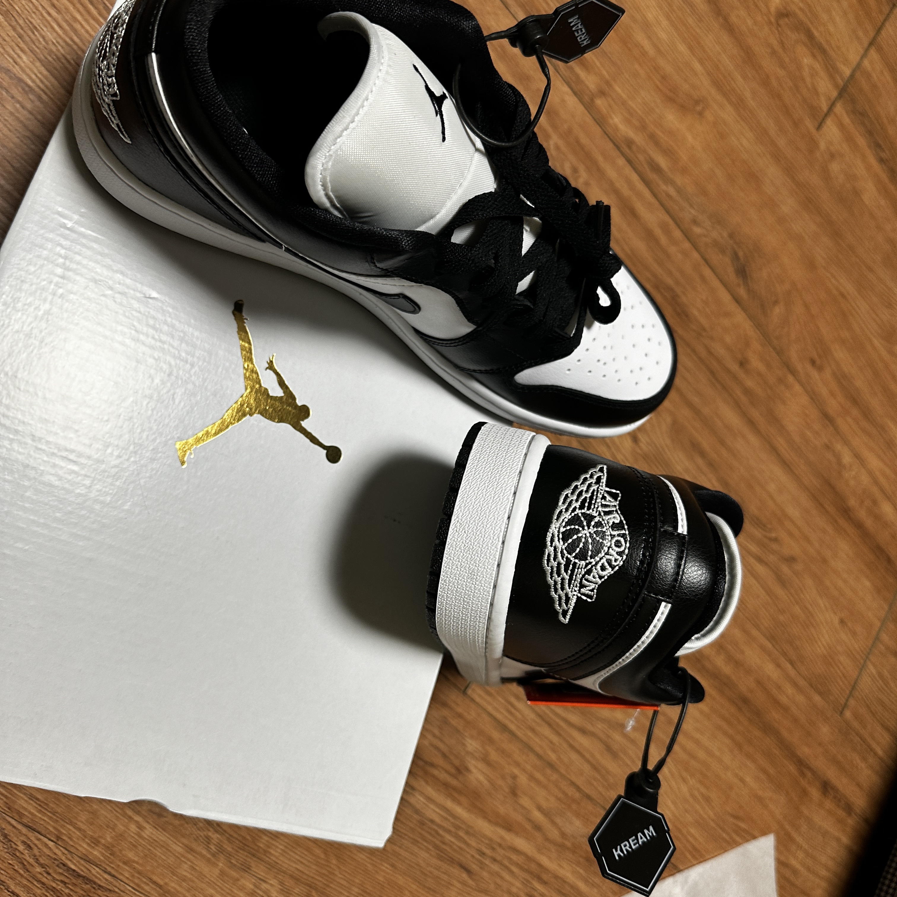 (W) Jordan 1 Low Black and White 착용 스타일