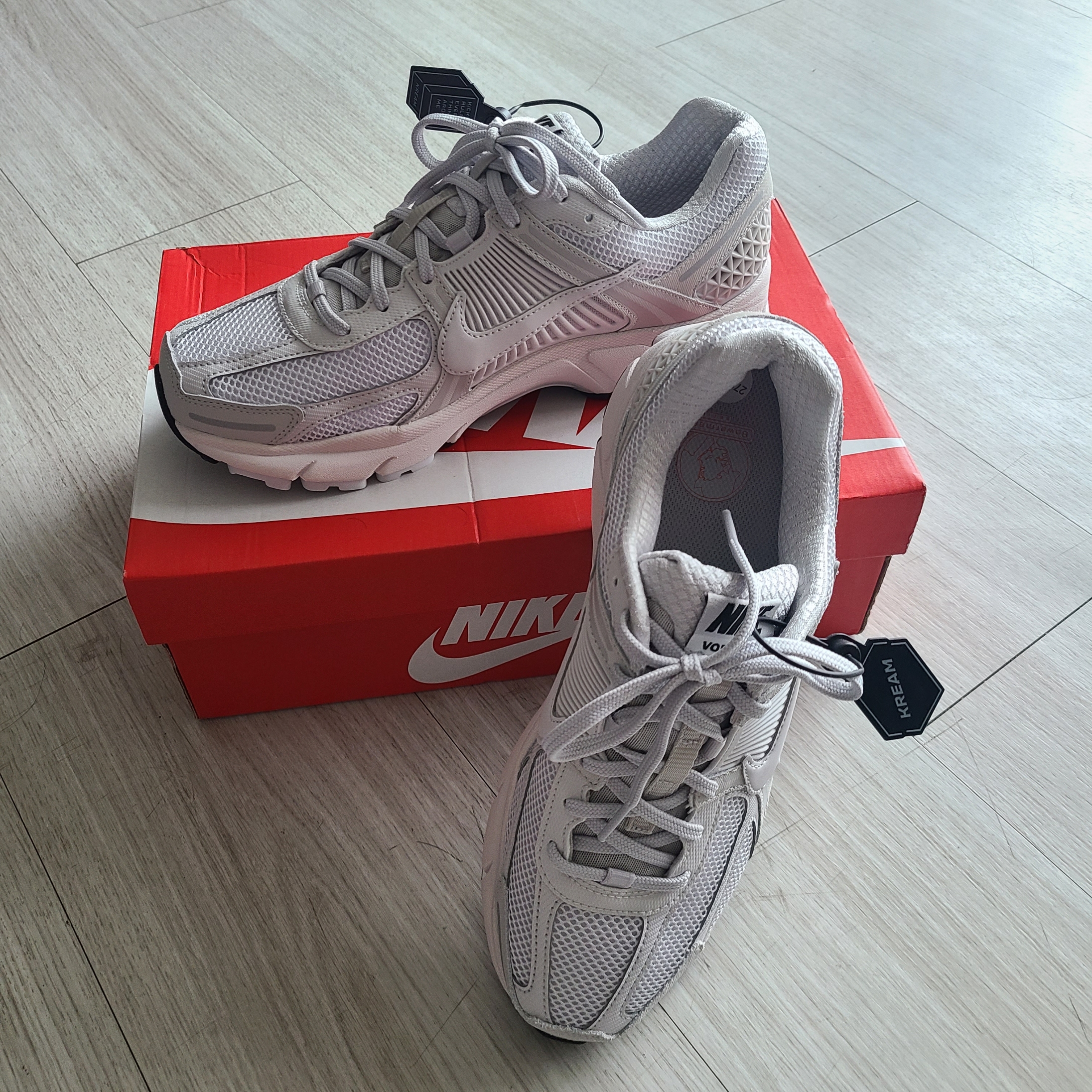 Nike Zoom Vomero 5 SP Vast Grey 2023 착용 스타일 - 2