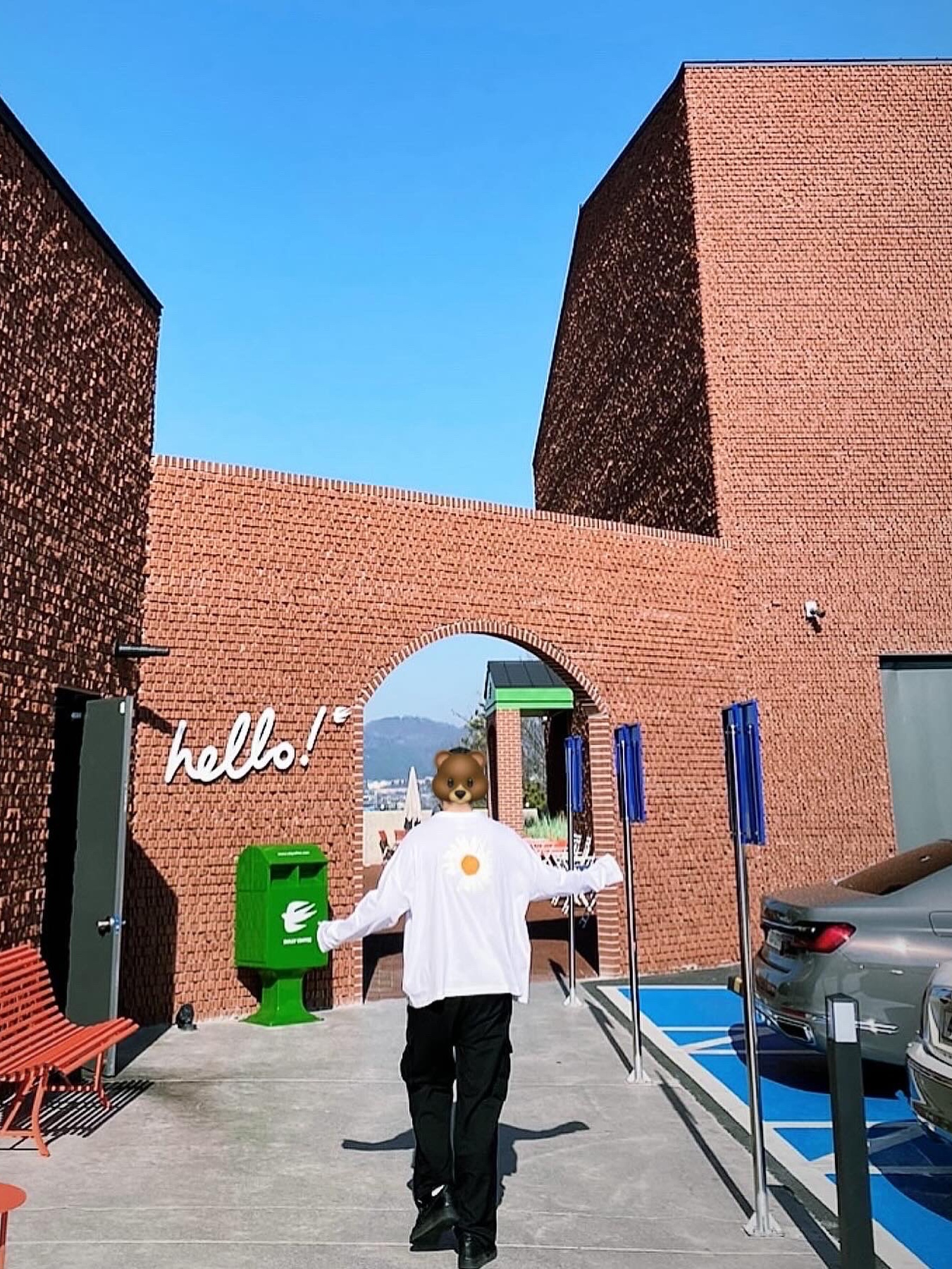 나이키 x 피스마이너스원 롱슬리브 티셔츠 화이트 (DR0098-100), 나이키 에어포스 1 '07 로우 트리플 블랙 착용 스타일 - 2