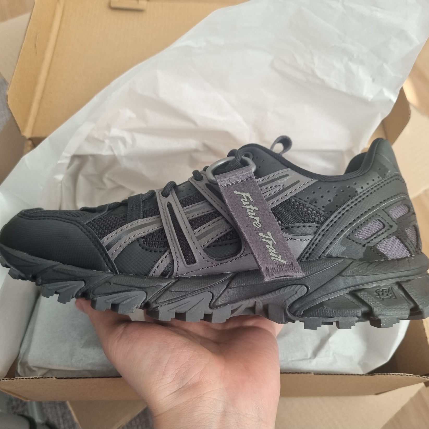 Asics Gel-Sonoma 15-50 Black Obsidian Grey 착용 스타일