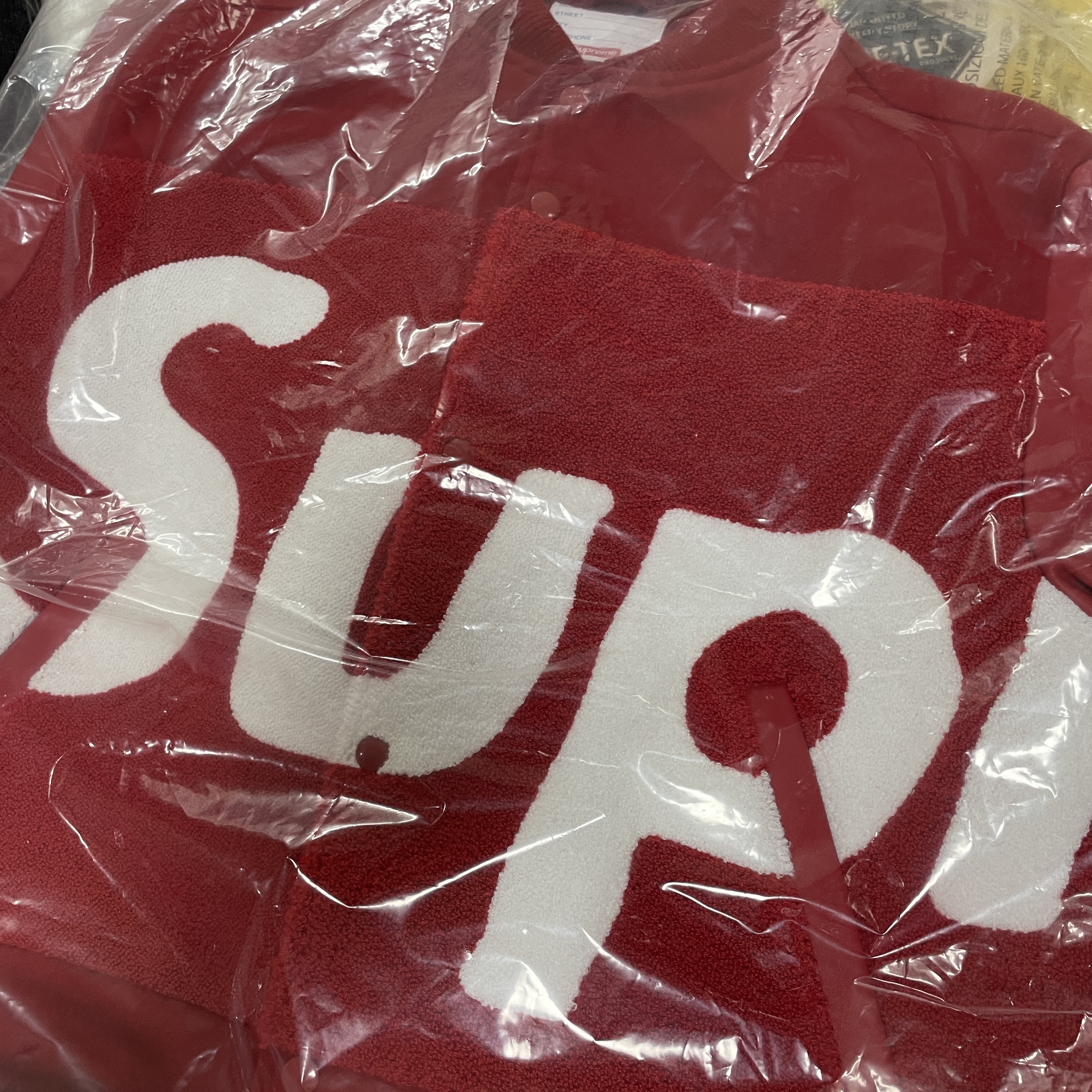 Supreme Big Logo Chenille Varsity Jacket Red - 24SS, Supreme Small Box Stripe Sweater Black - 23SS 착용 스타일 - 3