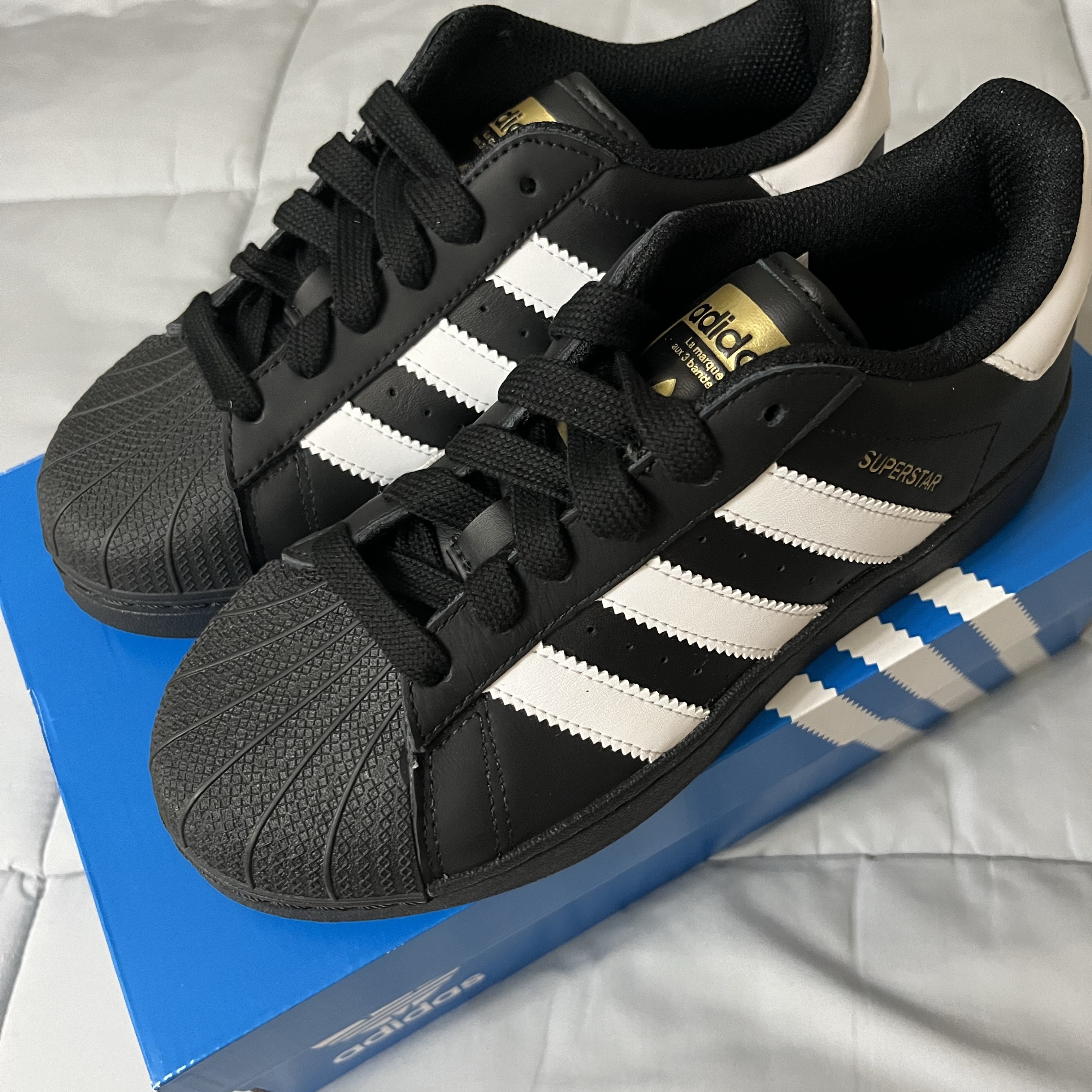 Adidas Superstar XLG Core Black White 착용 스타일