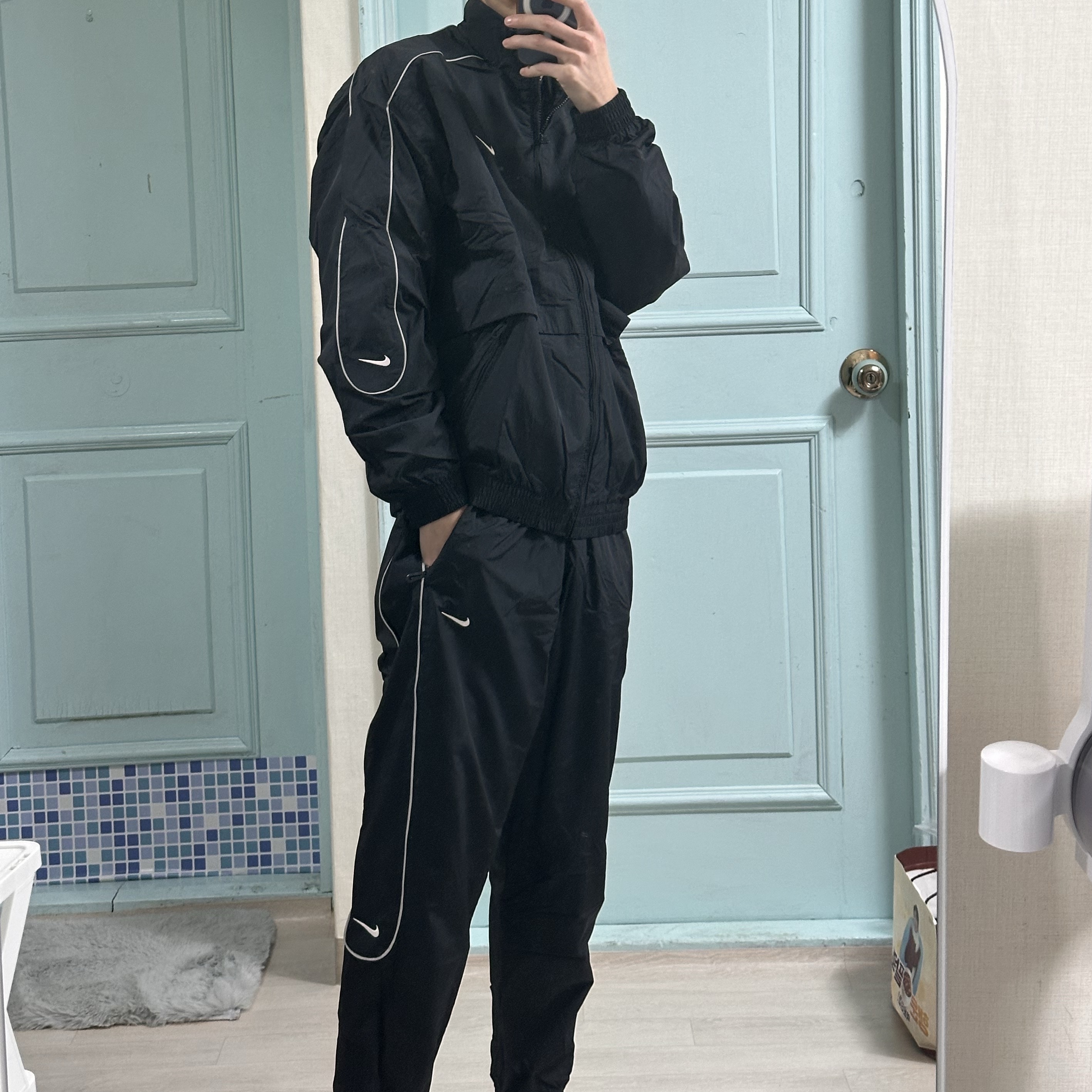 Nike NSW Solo Swoosh Woven Track Jacket Black - Asia, Nike Solo Swoosh Track Pants Black - Asia 착용 스타일