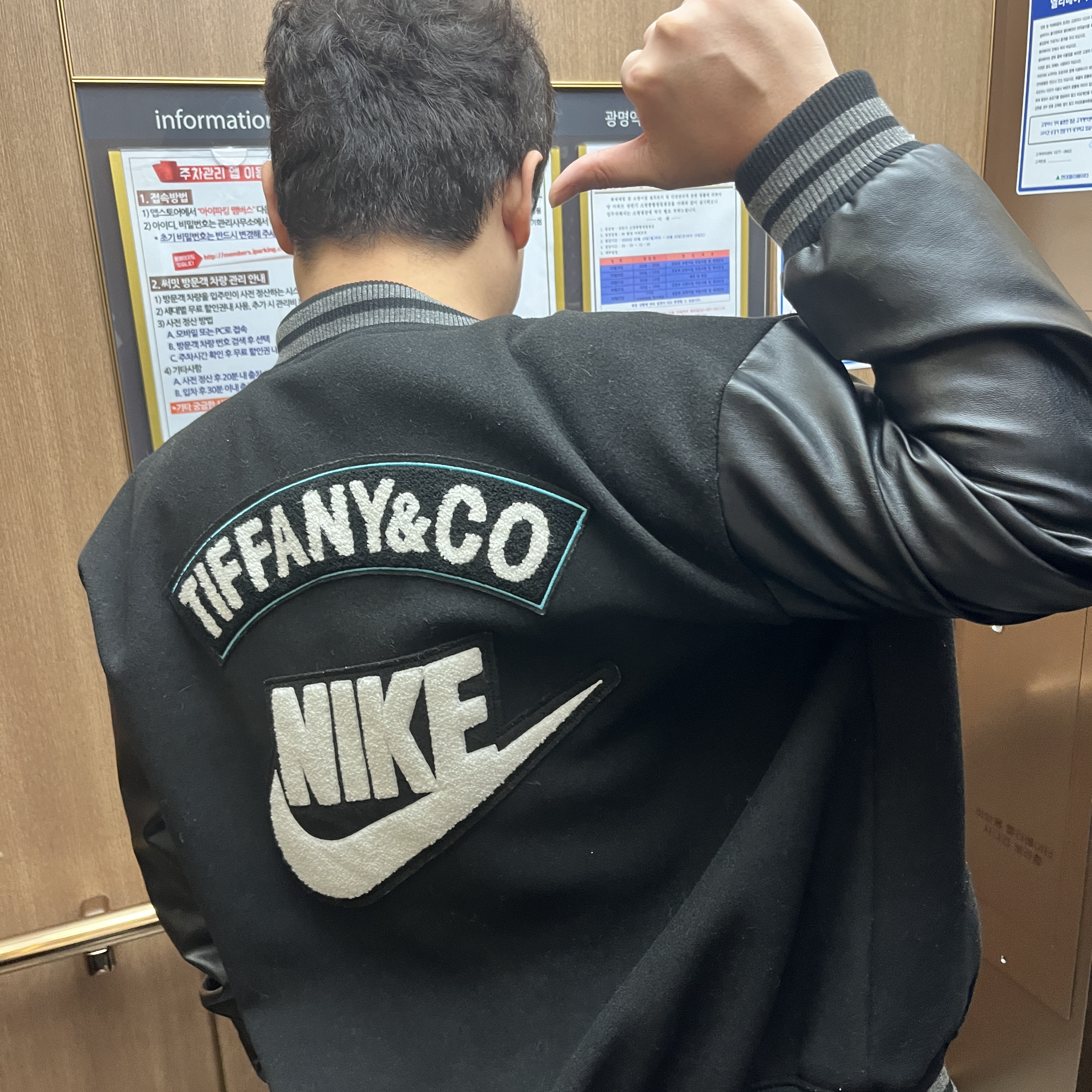 (W) Nike Zoom Vomero 5 Oatmeal 착용 스타일 - 2