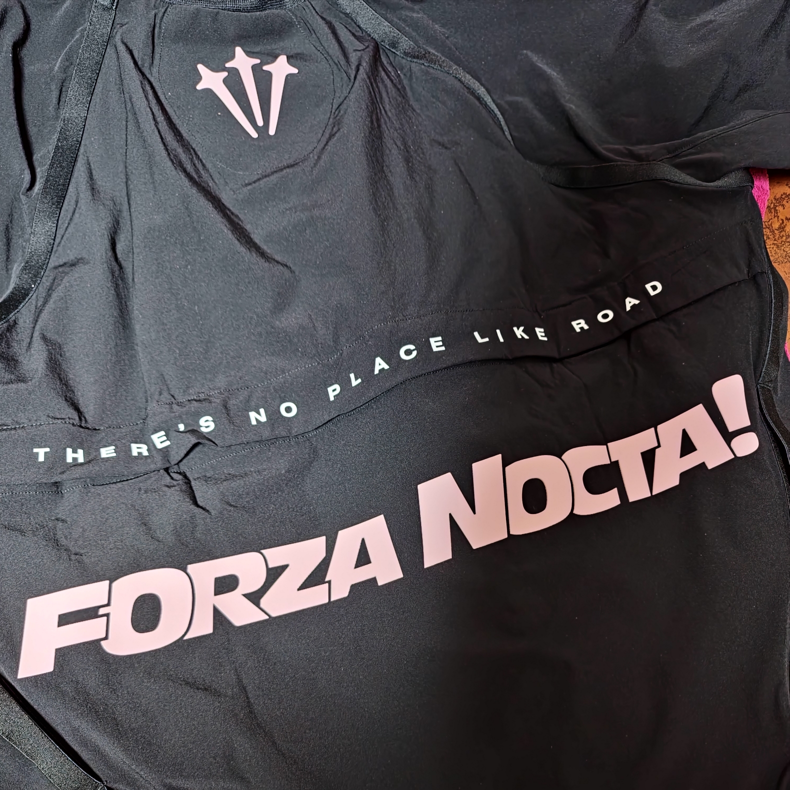 (W) Nike x Drake Nocta NRG LR L/S Crew Black (DV3631-010) 착용 스타일