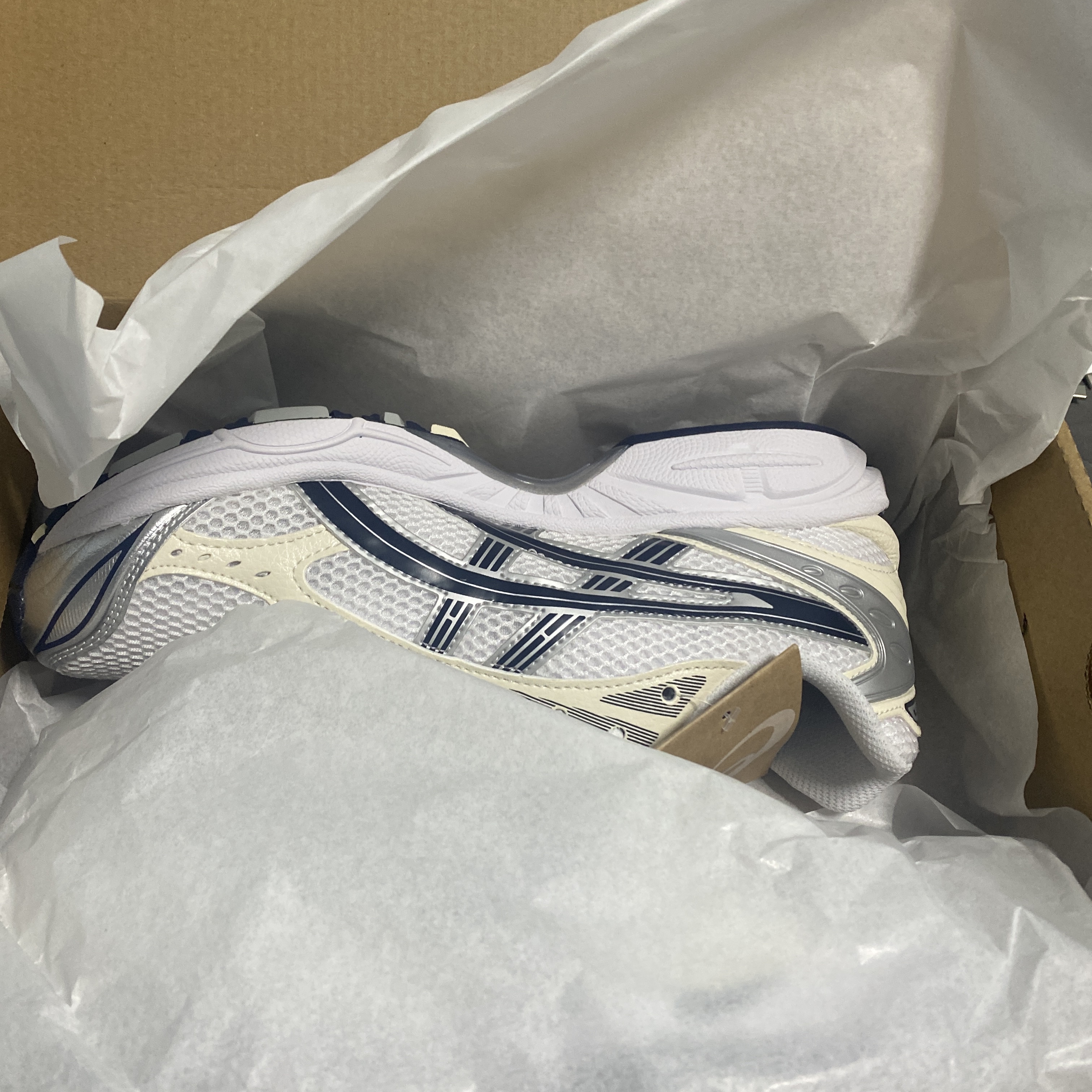 (W) Asics Gel-Kayano 14 White Midnight 착용 스타일