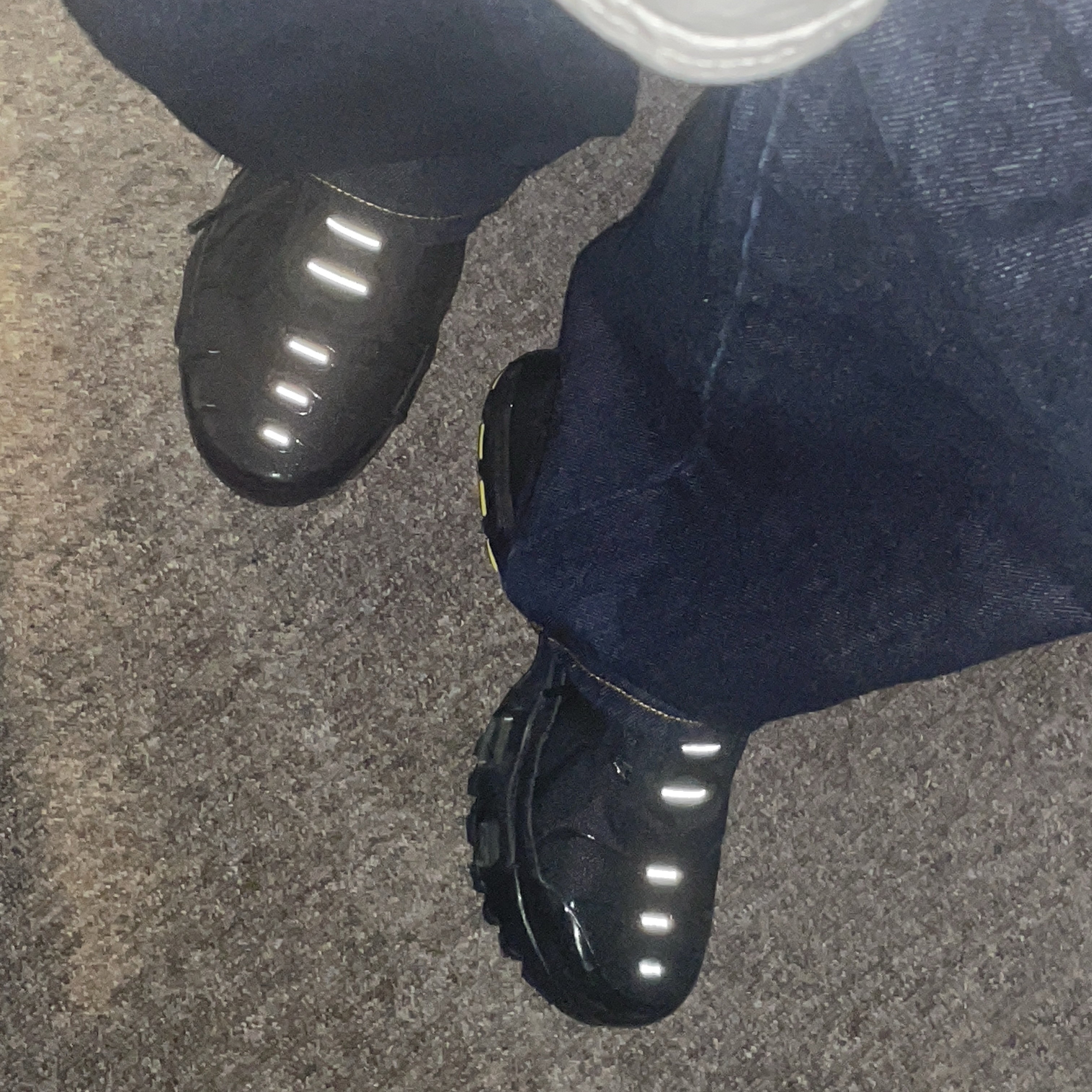 (GS) Nike Air Max Plus Triple Black 착용 스타일 - 2