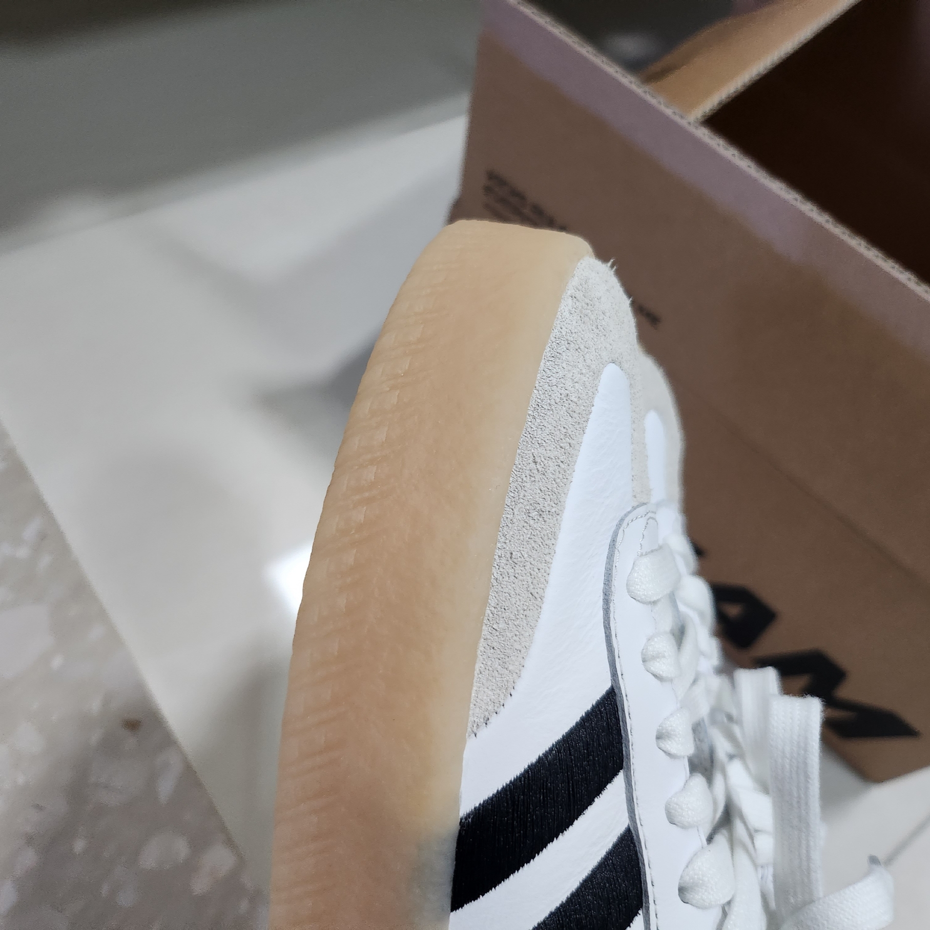 (W) Adidas Sambae White Black 착용 스타일 - 2