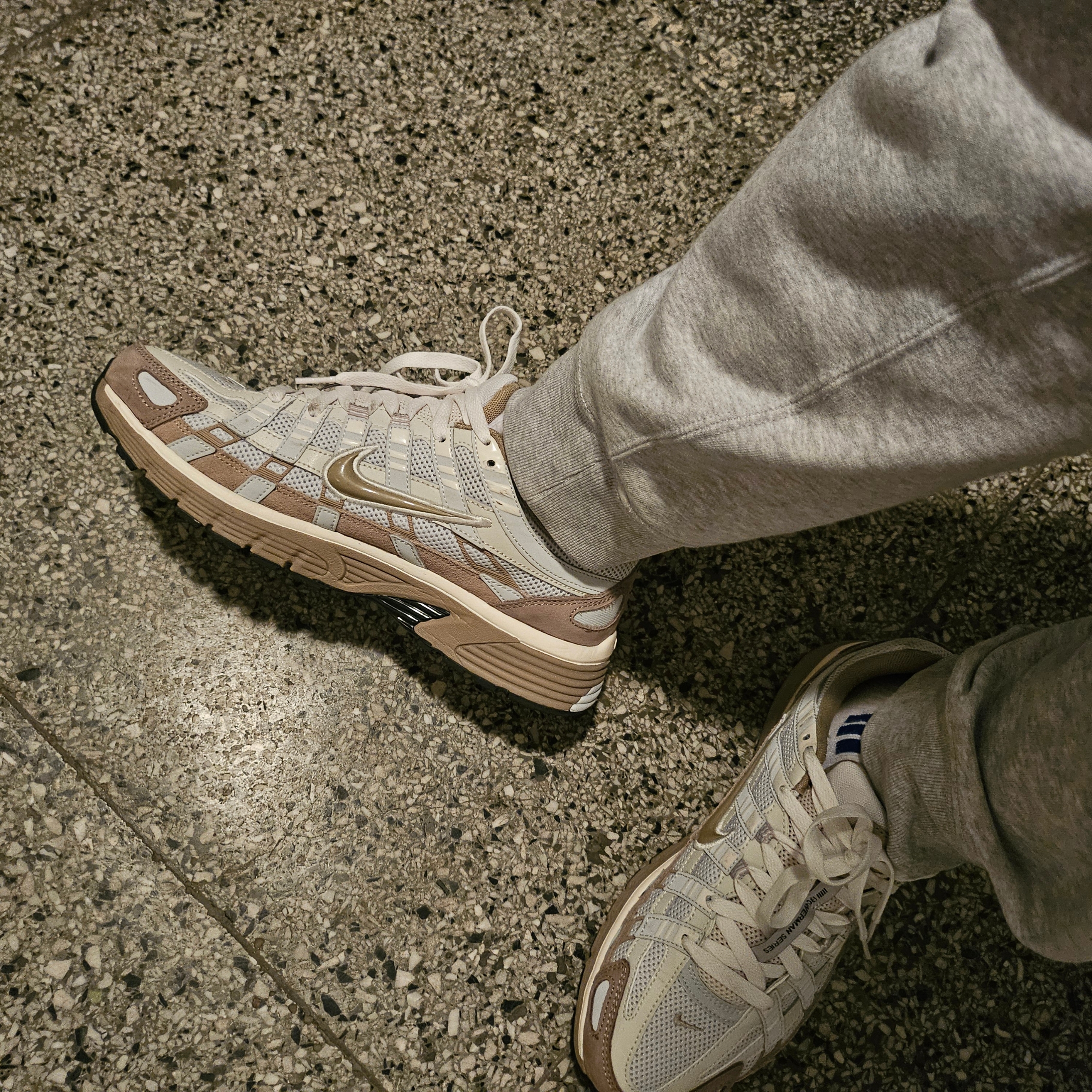 Nike P-6000 PRM Hangul Day Photon Dust Khaki 착용 스타일 - 3