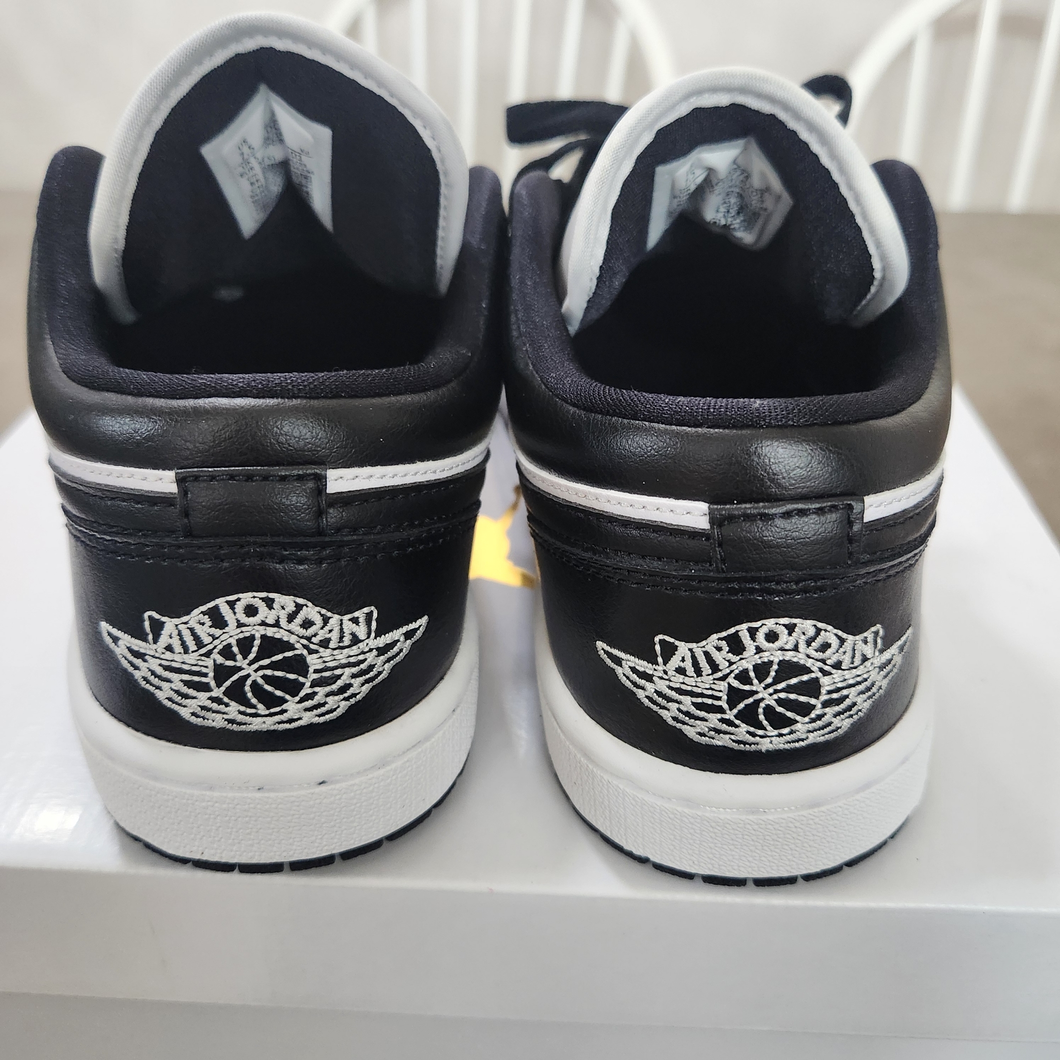 (W) Jordan 1 Low Black and White 착용 스타일